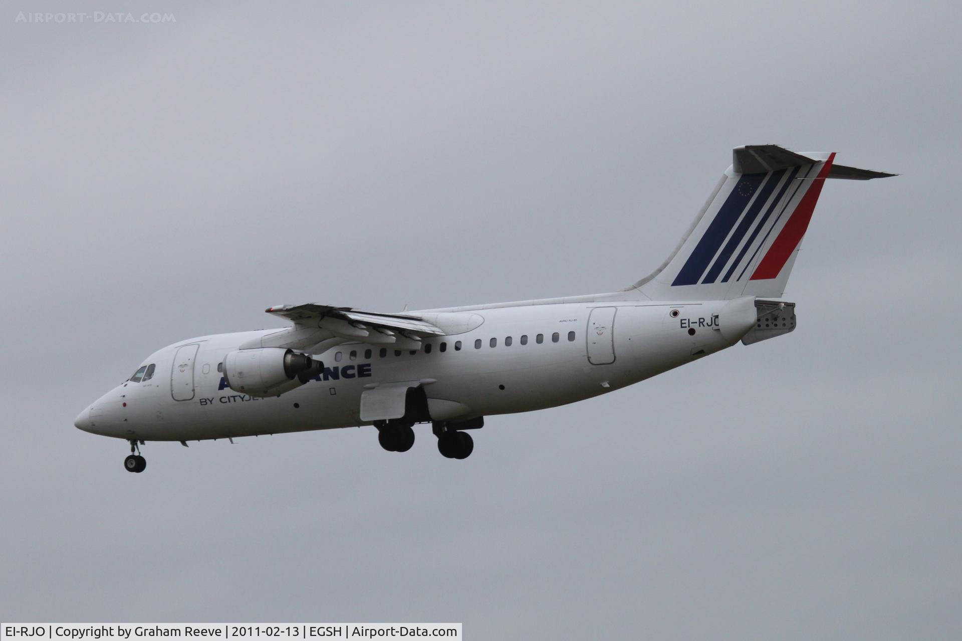 EI-RJO, 1999 British Aerospace Avro 146-RJ85A C/N E2352, Landing at Norwich.