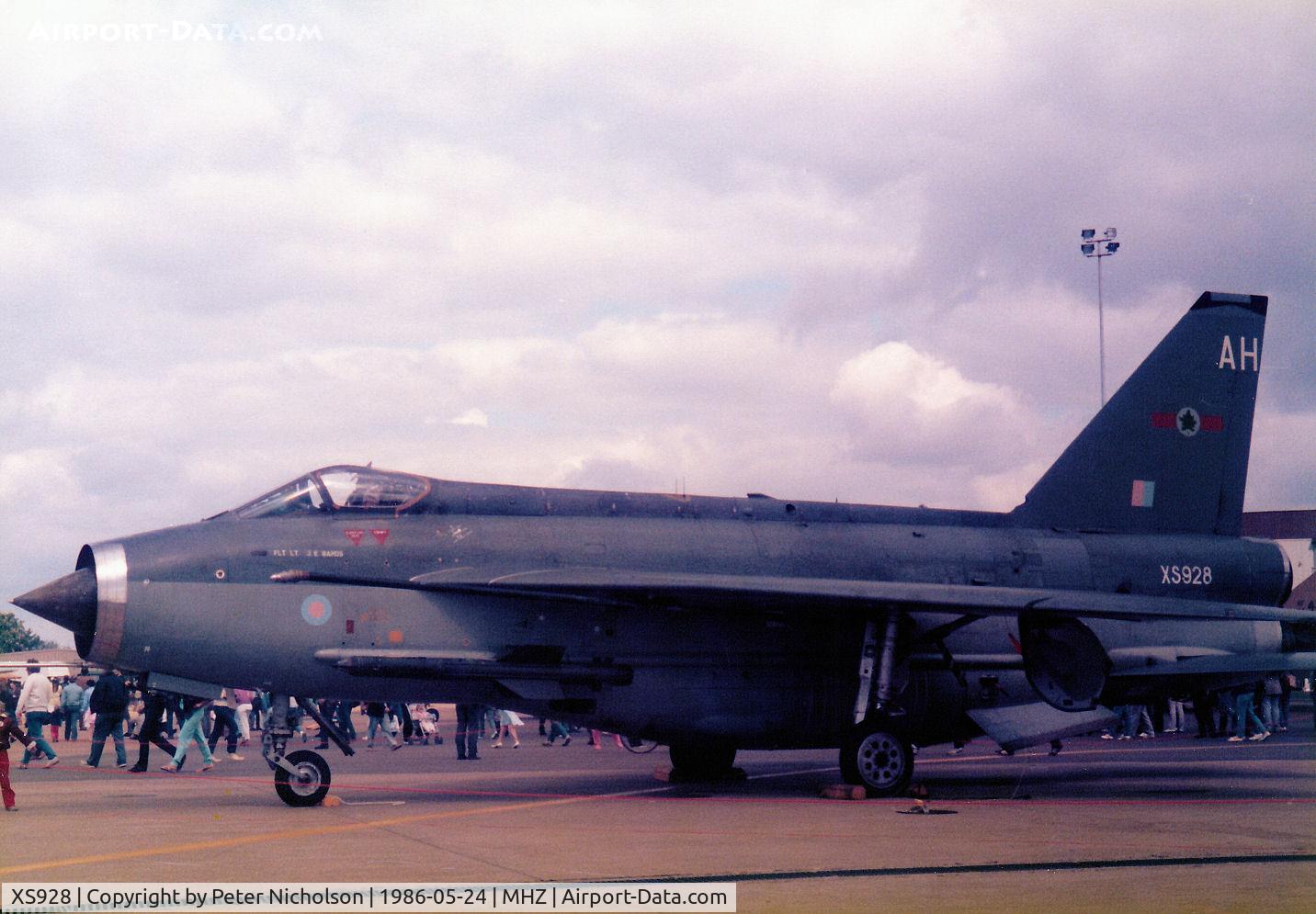 XS928, English Electric Lightning F.6 C/N 95261, Another view of the 5 Squadron Lightning F.6 on display at the 1986 RAF Mildenhall Air Fete.