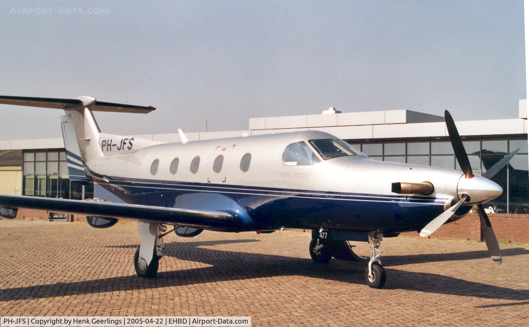 PH-JFS, 2002 Pilatus PC-12/45 C/N 477, De Kempen Airport - Budel