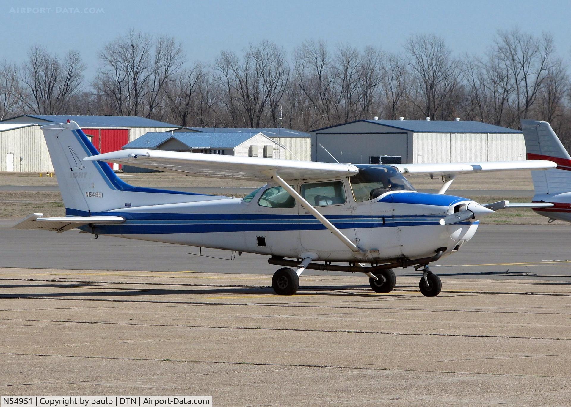 N54951, 1981 Cessna 172P C/N 17275087, At Downtown Shreveport.