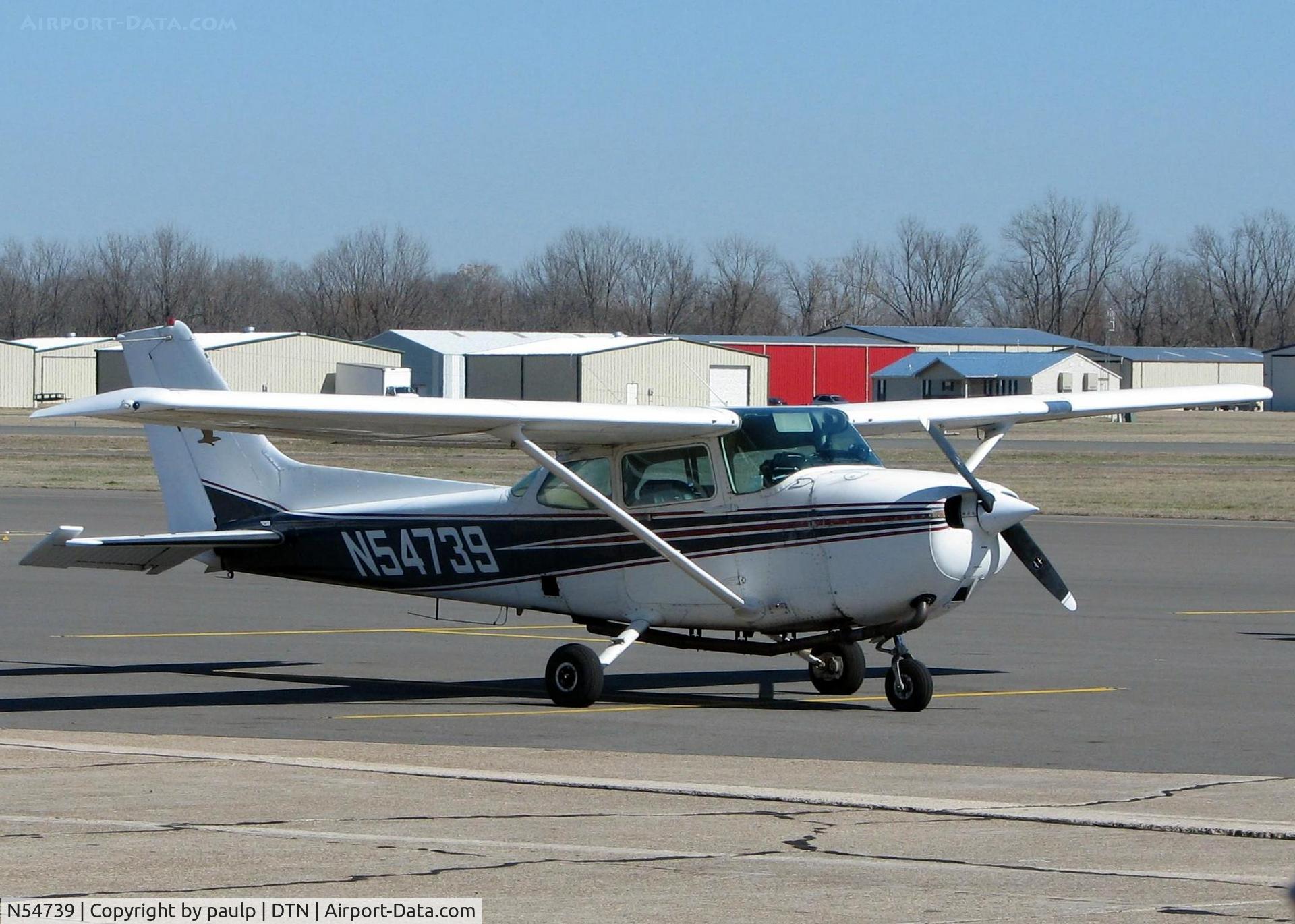 N54739, 1981 Cessna 172P C/N 17275045, At Downtown Shreveport.