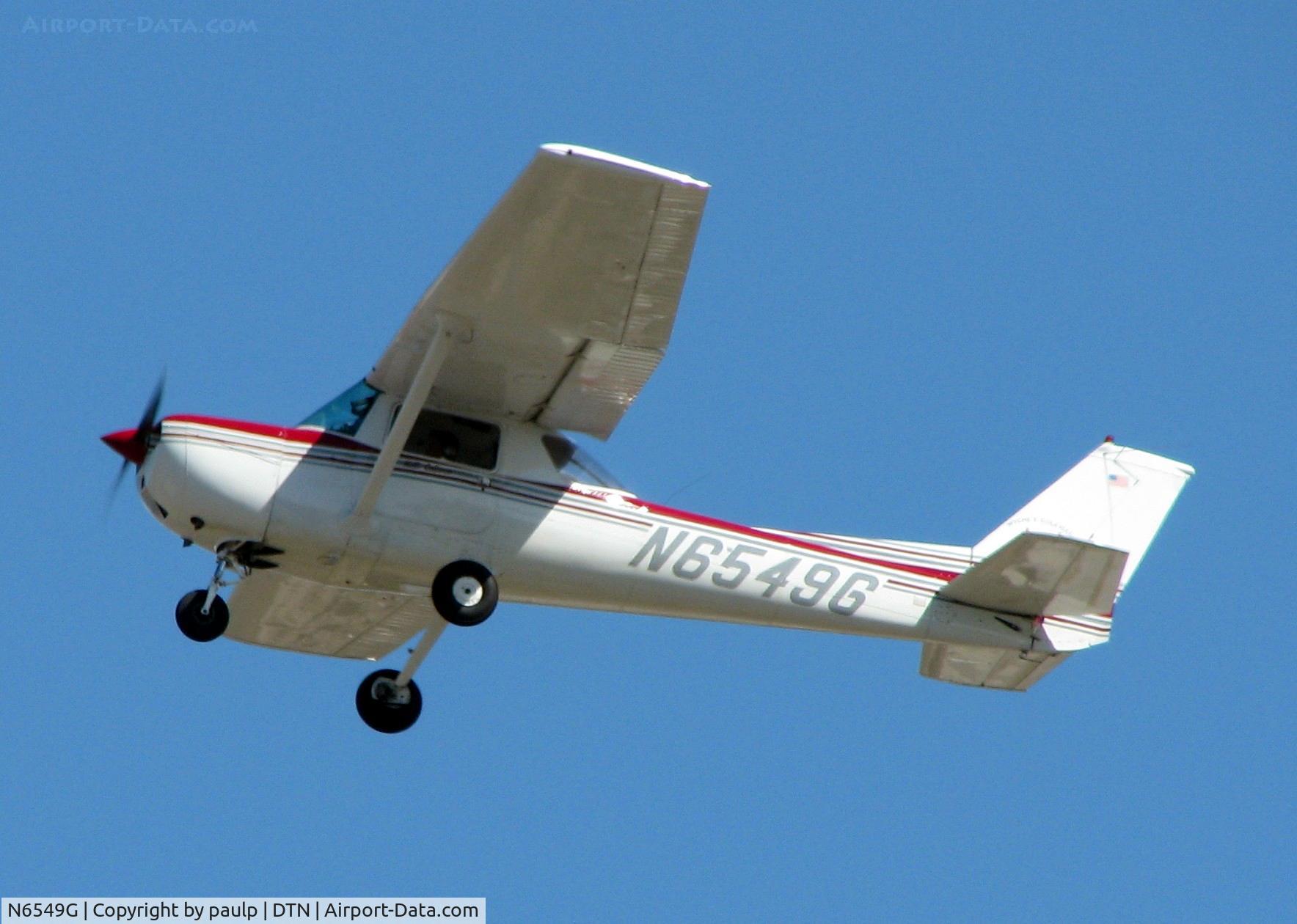 N6549G, 1970 Cessna 150L C/N 15072049, Off of Rwy 32 at Downtown Shreveport.