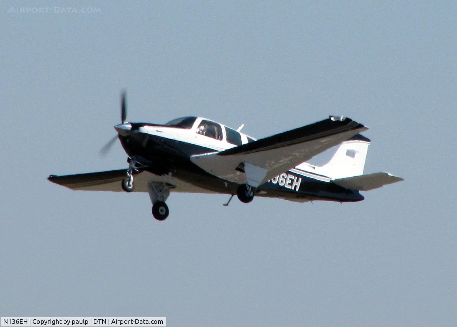 N136EH, 1979 Beech A36 Bonanza 36 C/N E-1555, Off of Rwy 32 at Downtown Shreveport.