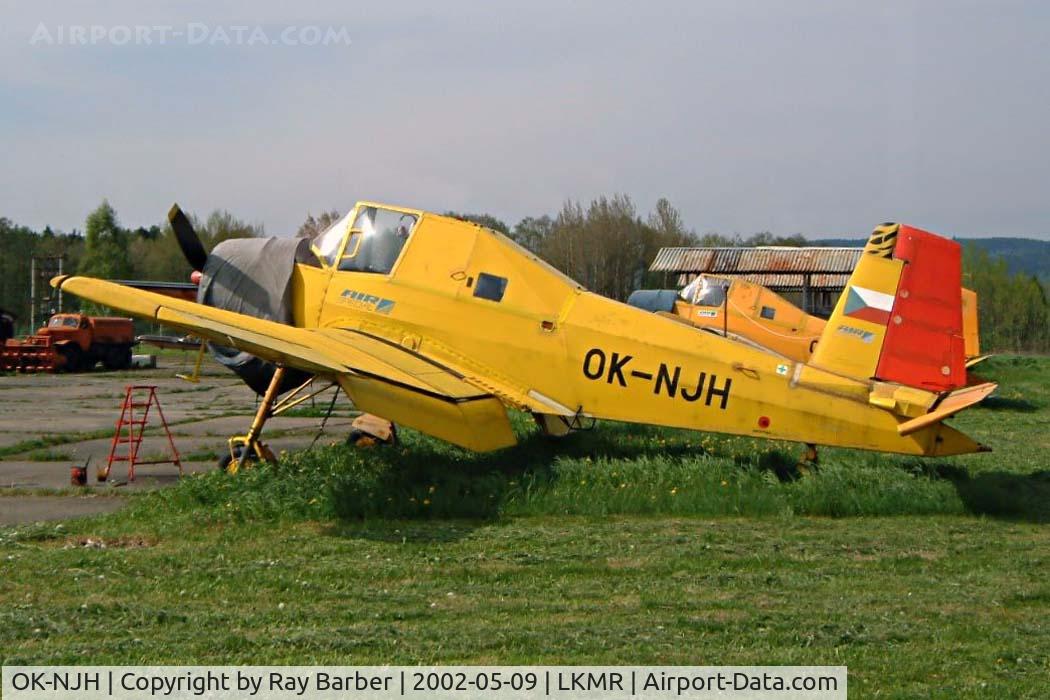 OK-NJH, 1983 Let Z-37A Cmelák C/N 25-10, LET Z-37A Cmelak [25-10]  Marianske Lazne~OK 09/05/2002