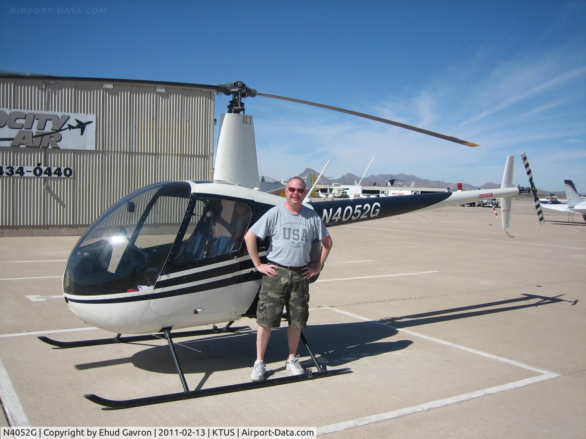 N4052G, 1991 Robinson R22 BETA C/N 1765, N4052G at the West Ramp of Tucson prior to preflight and takeoff