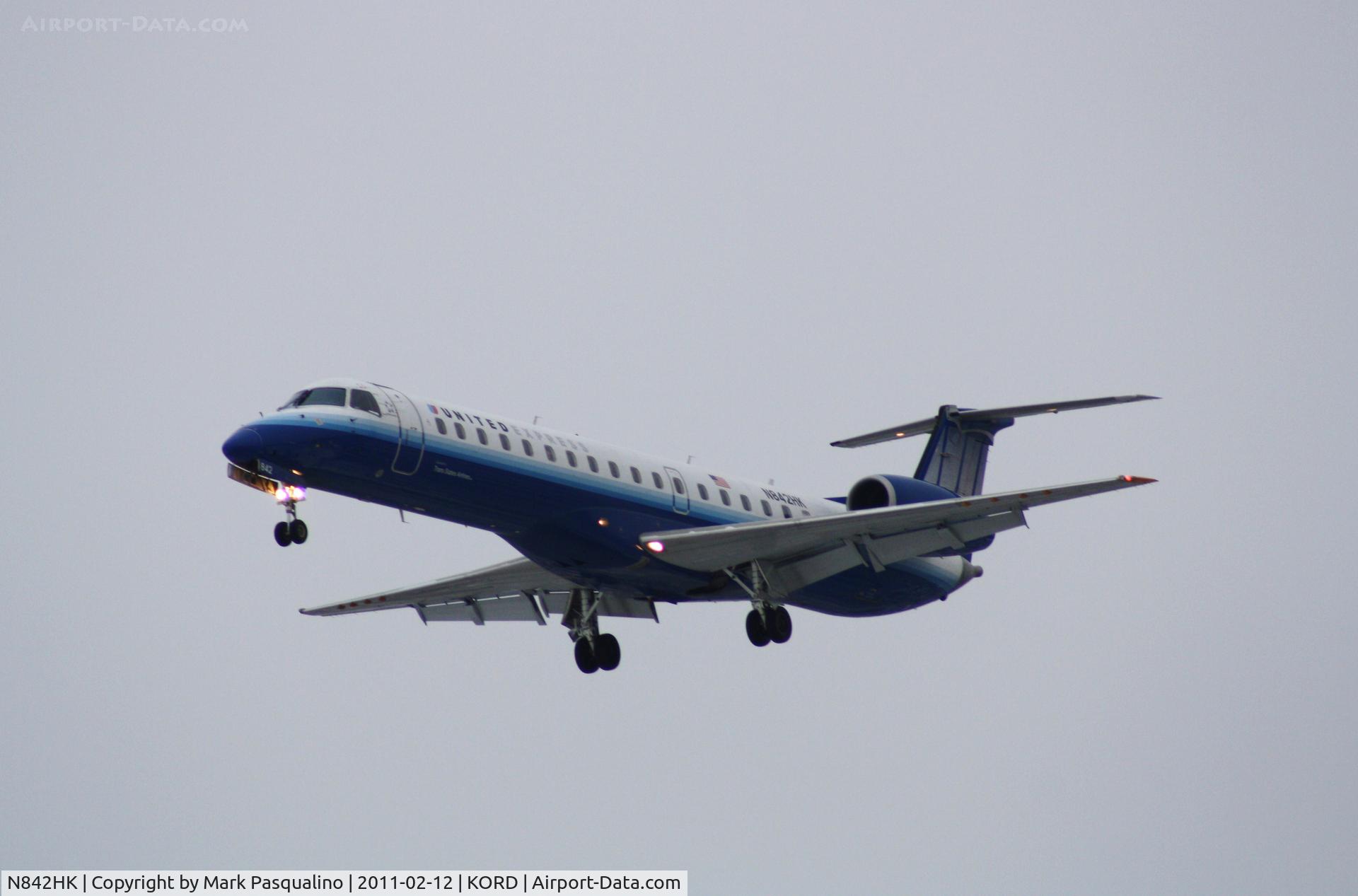N842HK, 2004 Embraer ERJ-145LR (EMB-145LR) C/N 14500830, EMB-145LR