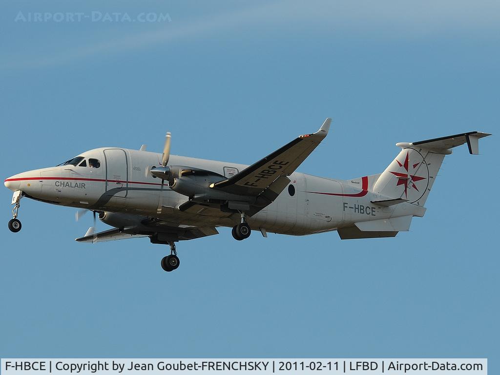 F-HBCE, 1998 Beech 1900D C/N UE-323, Beech 1900D Airliner de Chalair à l'arrivée de Brest.
cn/UE-323