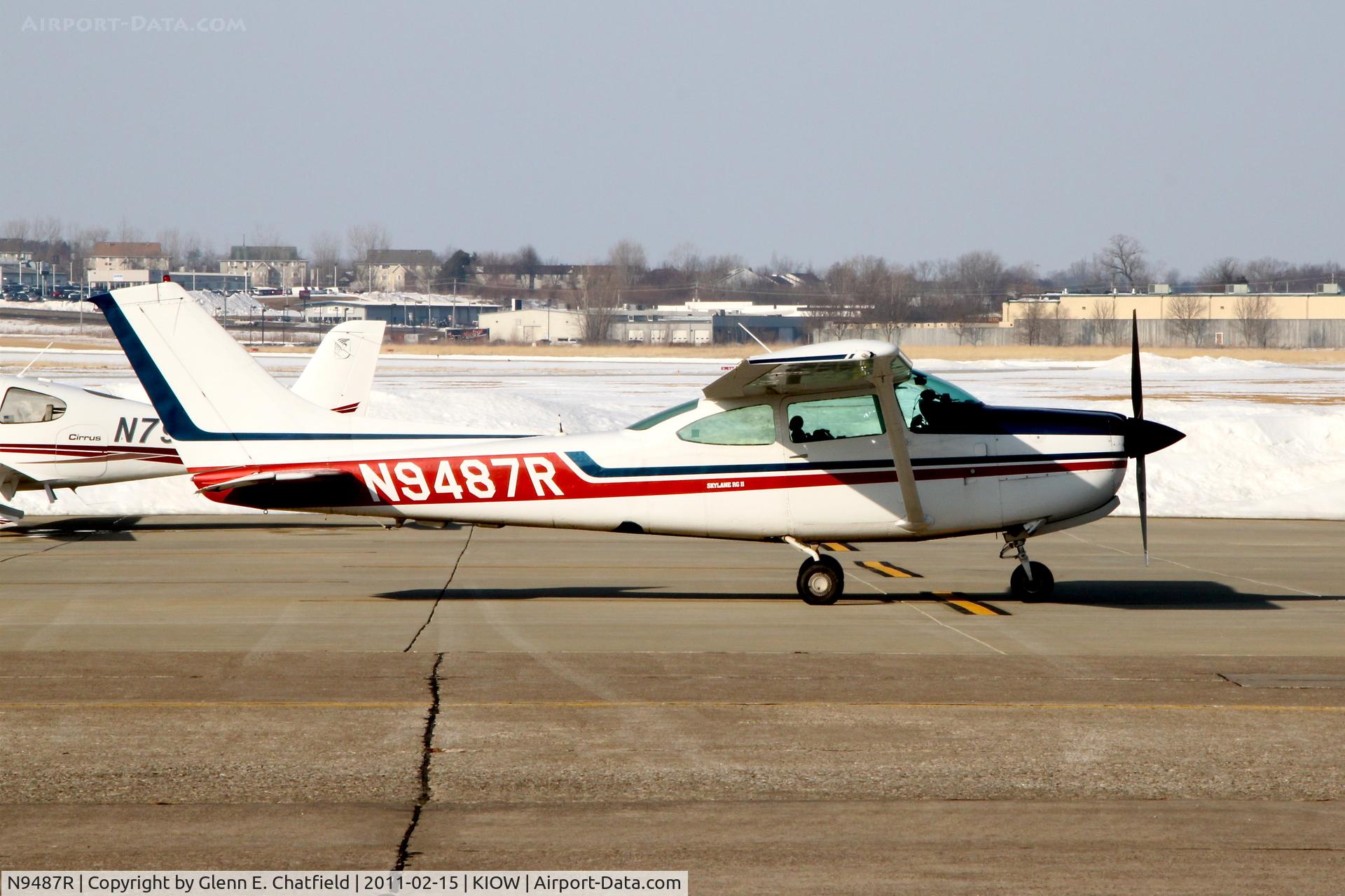 N9487R, 1978 Cessna R182 Skylane RG C/N R18200710, Parked on the ramp in the morning sun.