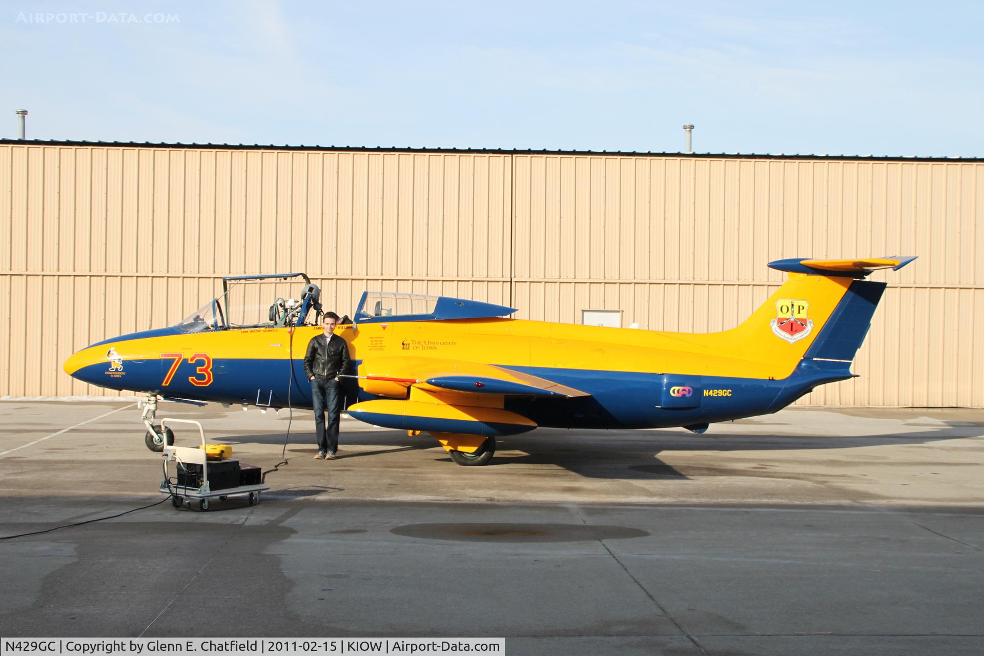 N429GC, 1964 Aero L-29 Delfin C/N 591311, Preflighting