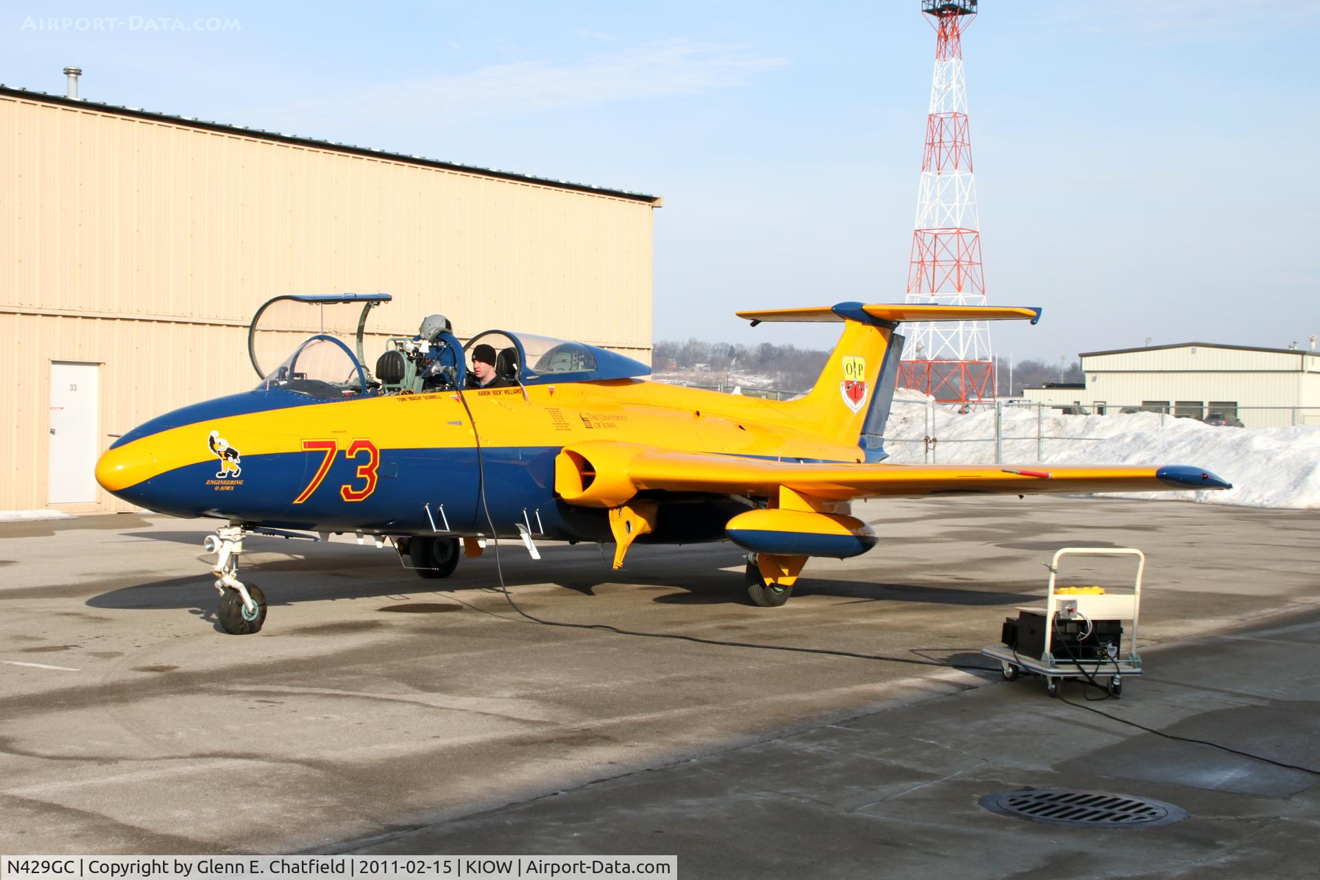 N429GC, 1964 Aero L-29 Delfin C/N 591311, Preflighting