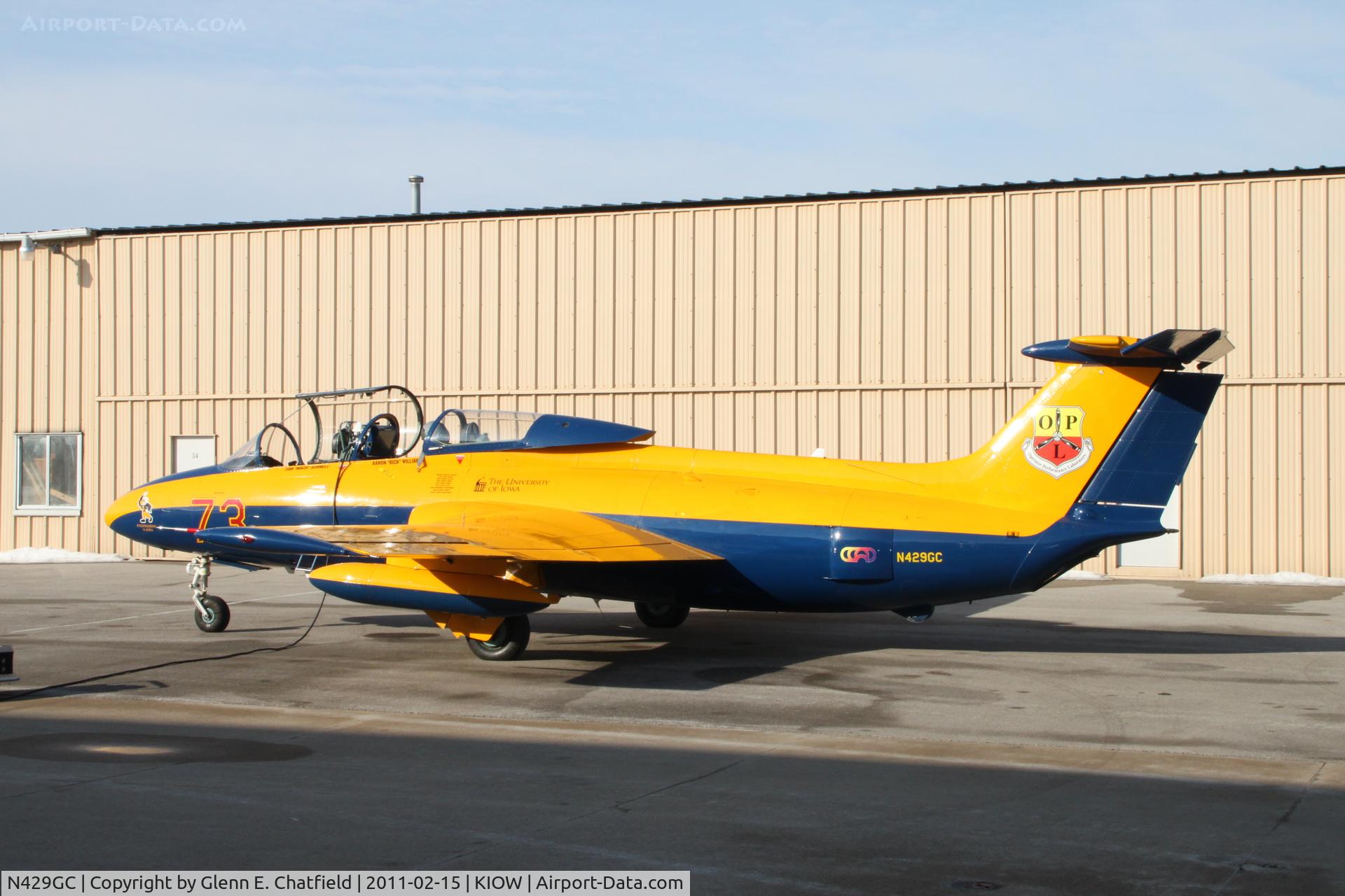 N429GC, 1964 Aero L-29 Delfin C/N 591311, Preflighting