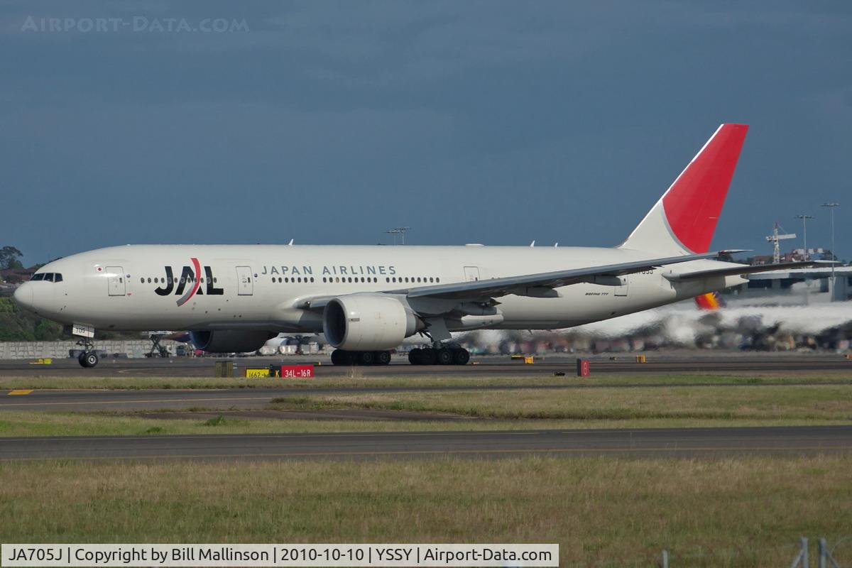 JA705J, Boeing 777-246/ER C/N 32893, on 34R