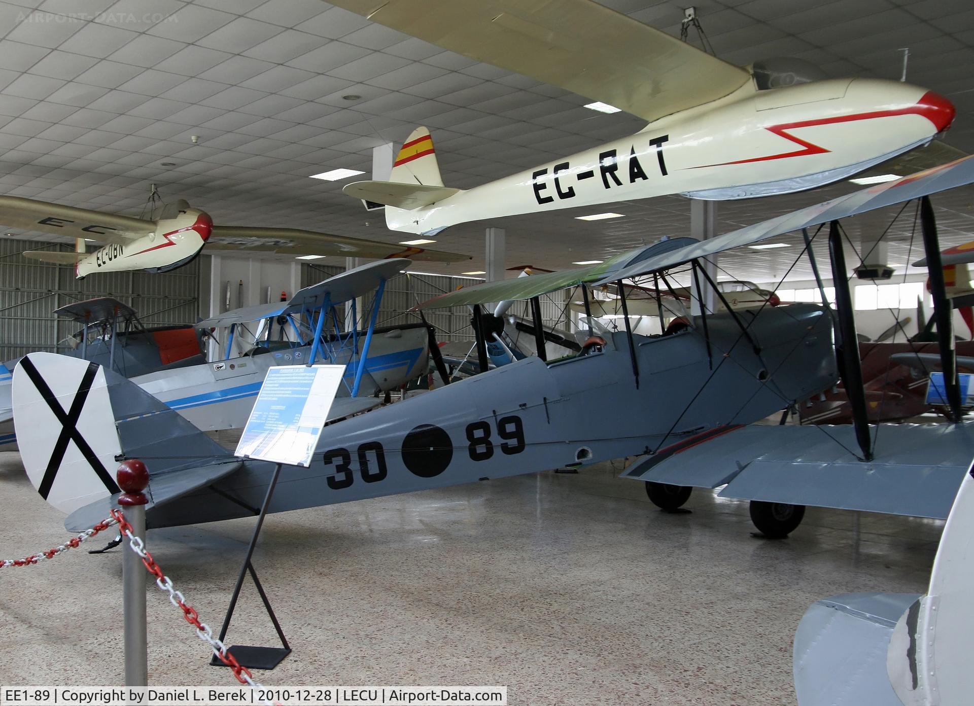 EE1-89, De Havilland DH-60G III Moth Major C/N 16382, The starboard side sports this aircraft's Spanish Air Force registration; the port side is painted in a green scheme.