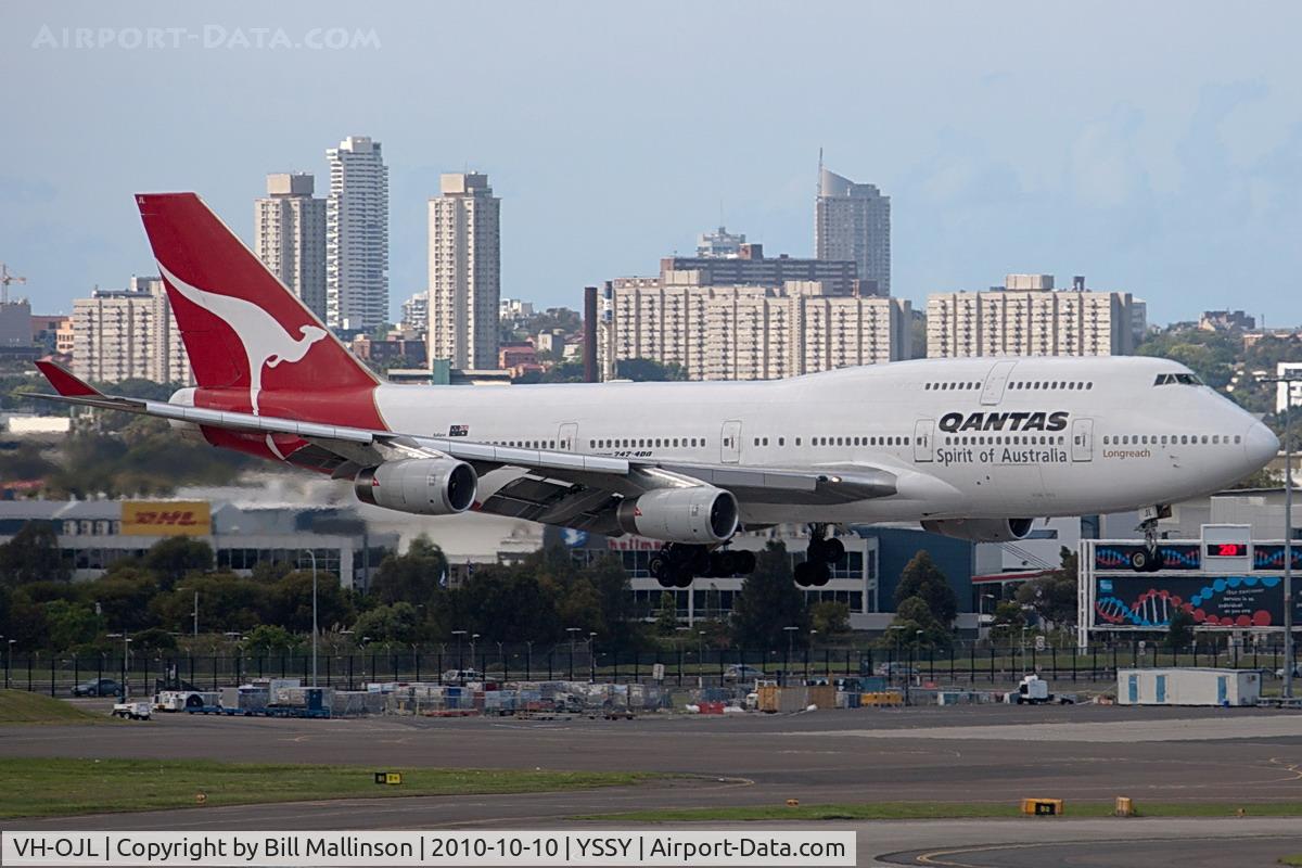 VH-OJL, 1991 Boeing 747-438 C/N 25151, final to 34R