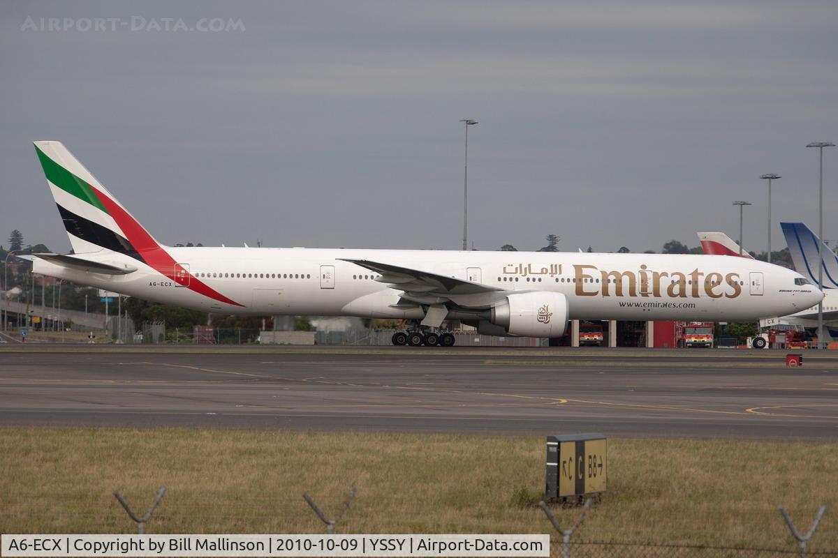 A6-ECX, 2009 Boeing 777-31H/ER C/N 38982, arrived on 16L