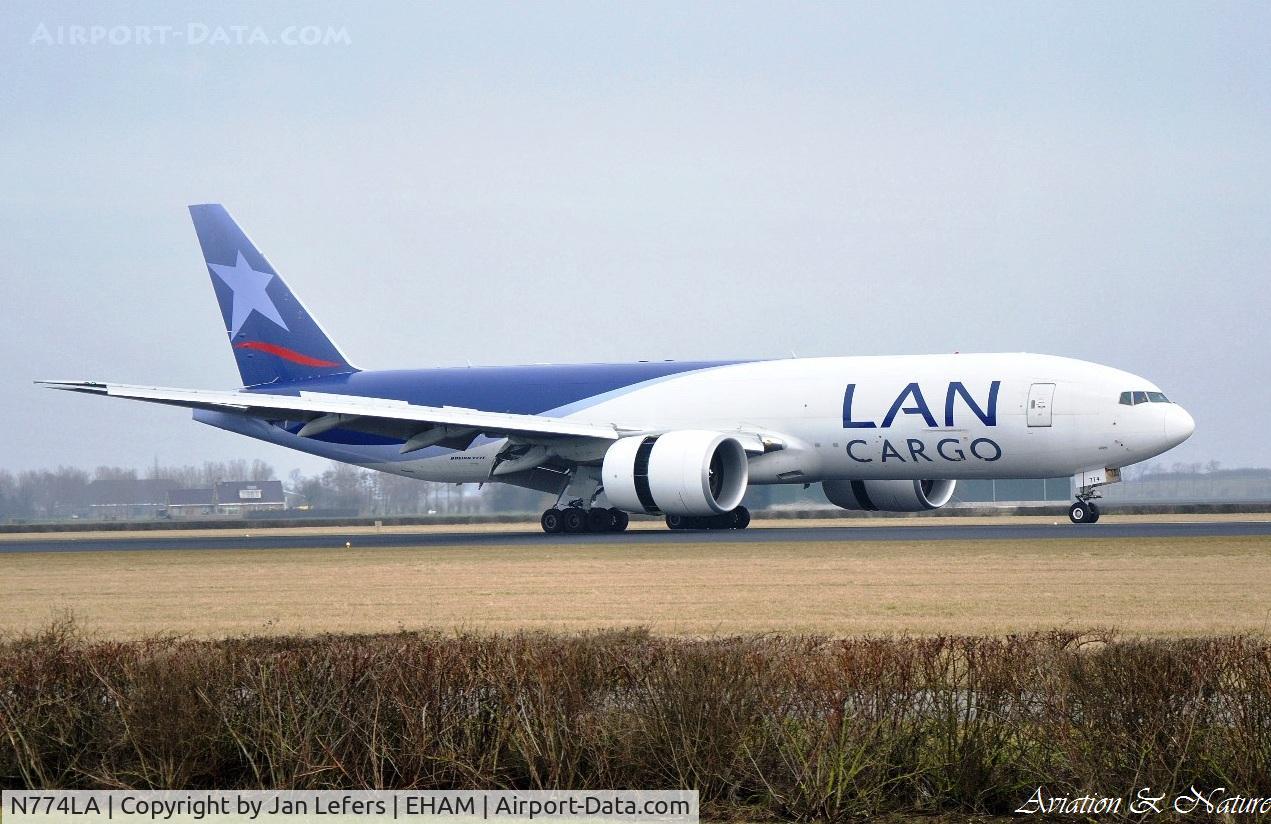 N774LA, 2009 Boeing 777-F6N C/N 37710, Landing on the Polderbaan
