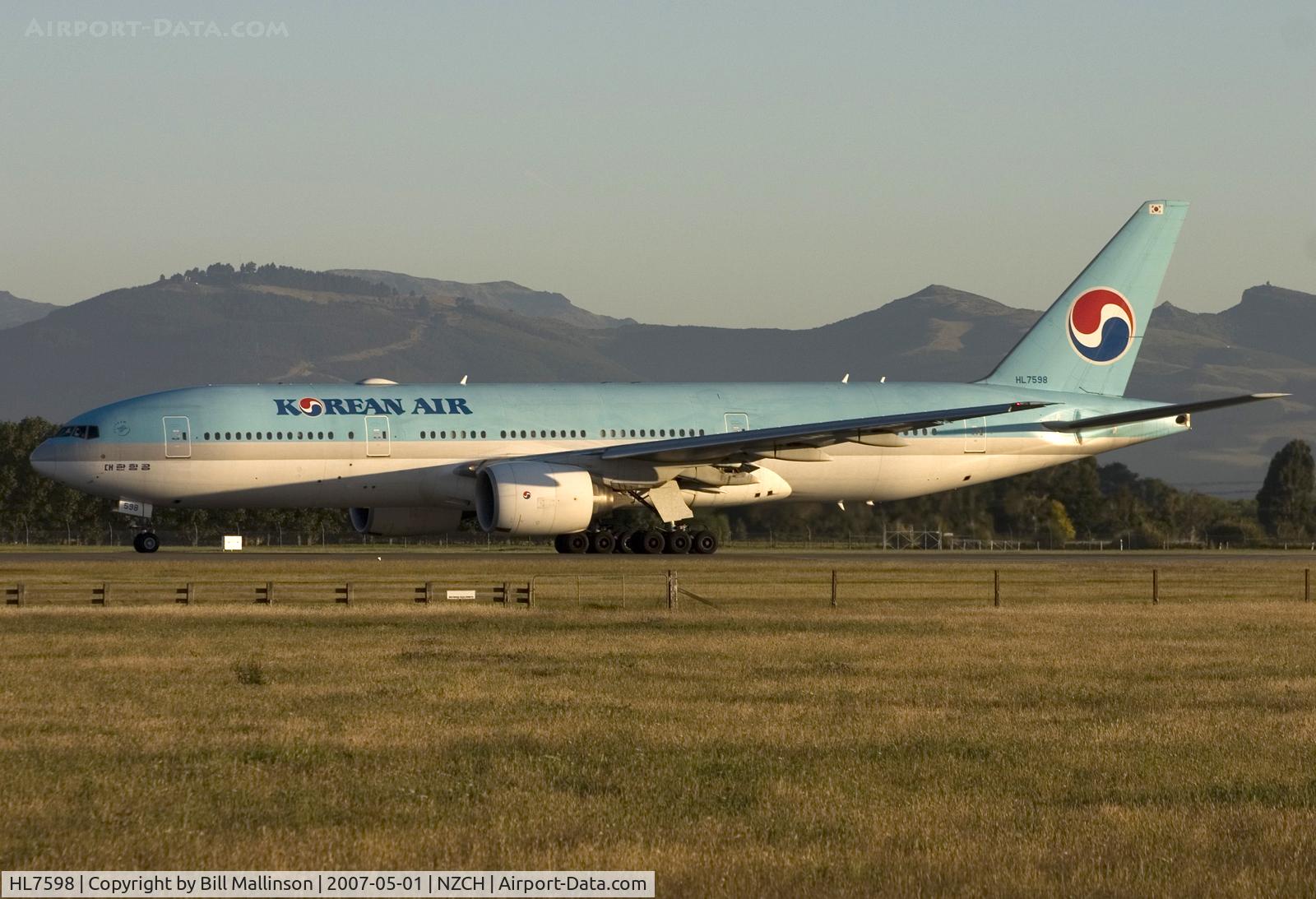 HL7598, 1988 Boeing 777-2B5/ER C/N 27949, diverted from AKL due to fog