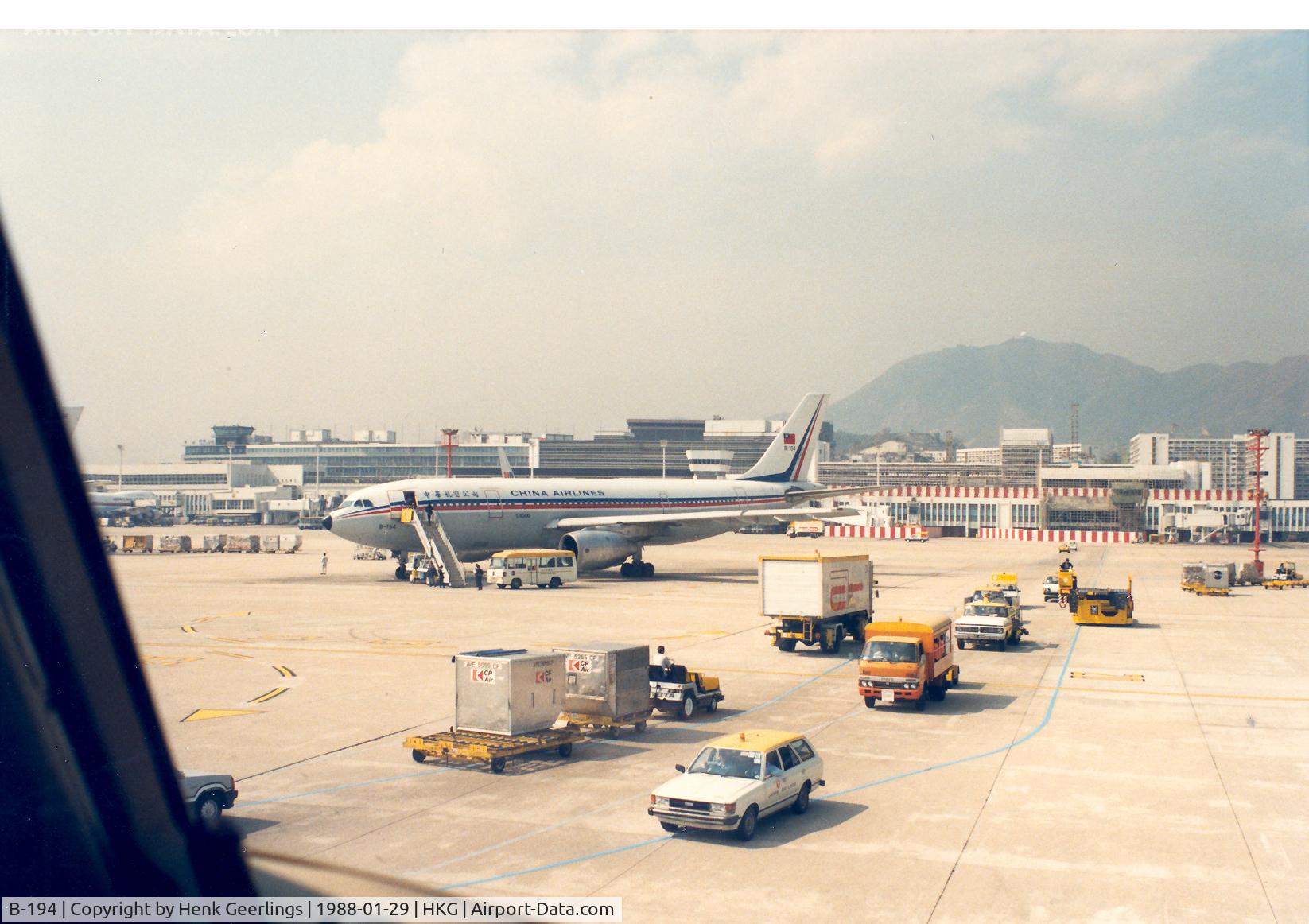 B-194, 1982 Airbus A300B4-220 C/N 221, China Airlines , Hongkong Kai Tak Airport