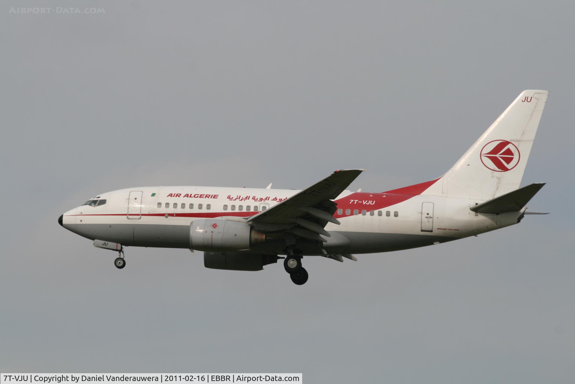 7T-VJU, 2002 Boeing 737-6D6 C/N 30211, Arrival of flight AH2060 to RWY 25L