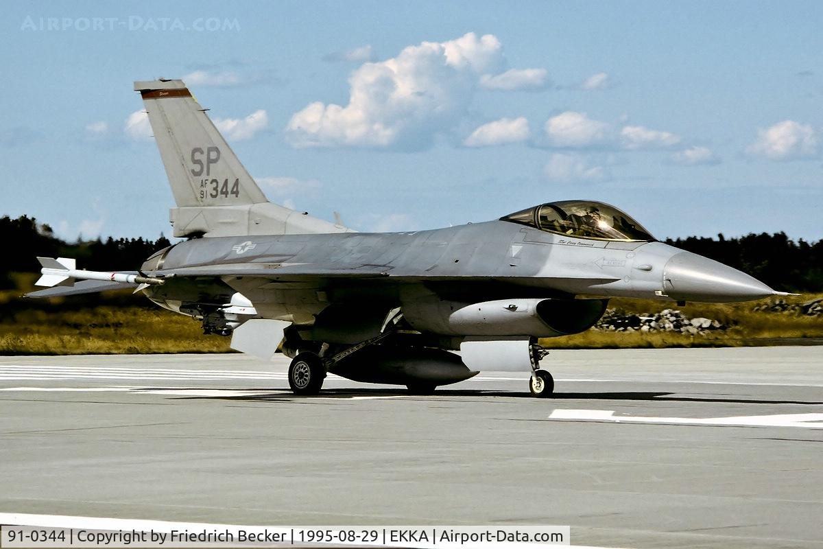 91-0344, General Dynamics F-16CJ Fighting Falcon C/N CC-42, line up