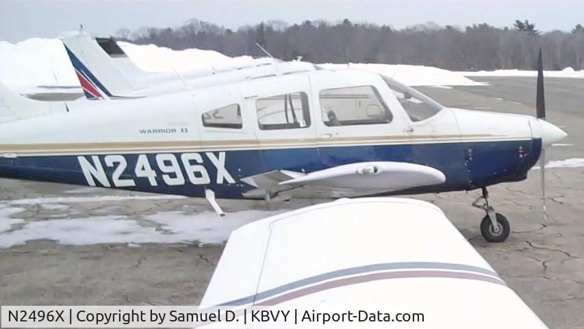 N2496X, 1985 Piper PA-28-161 C/N 28-8516071, At BFC ramp (taken from 19H).
