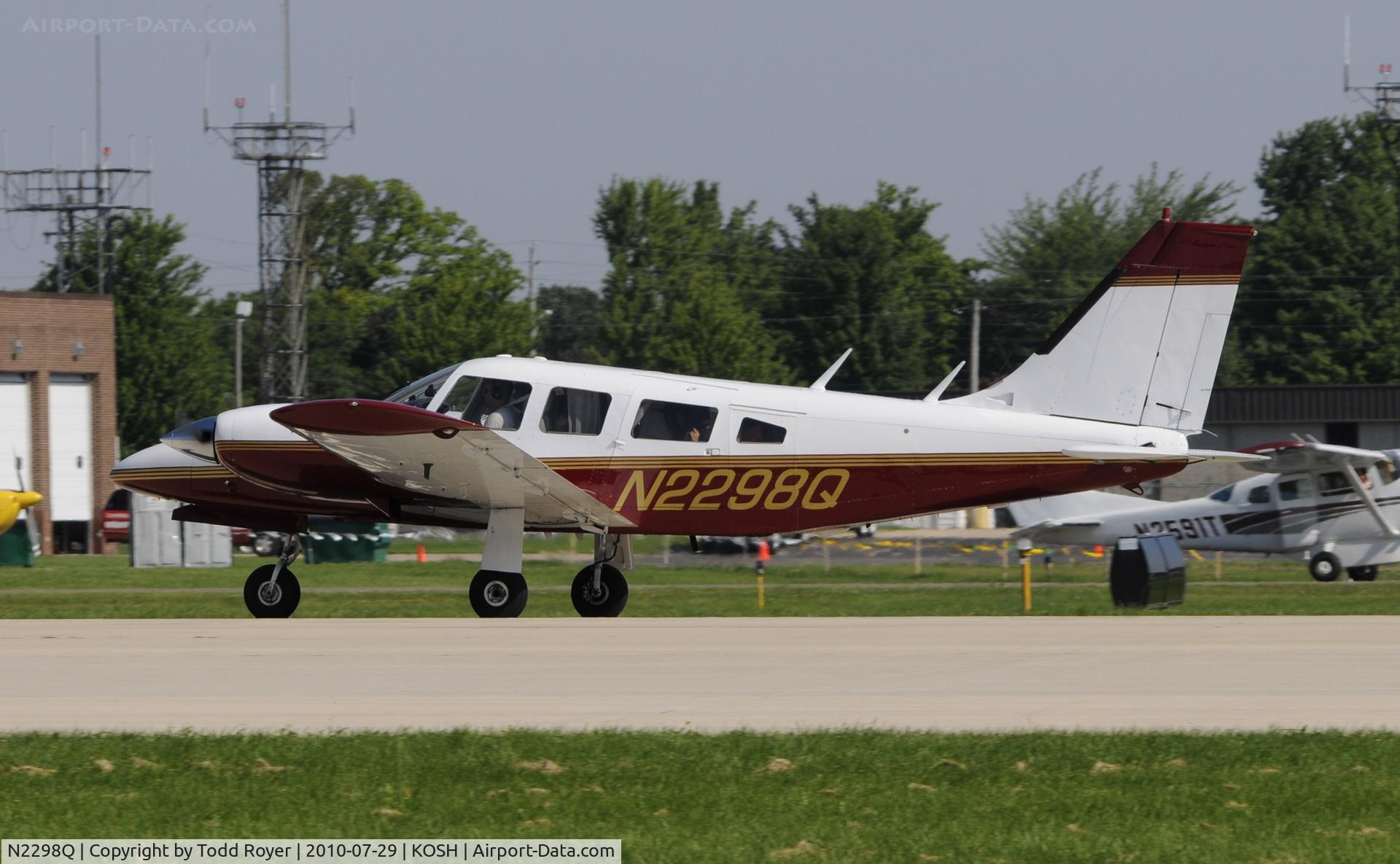 N2298Q, 1977 Piper PA-34-200T Seneca II C/N 34-7770185, AIRVENTURE 2010