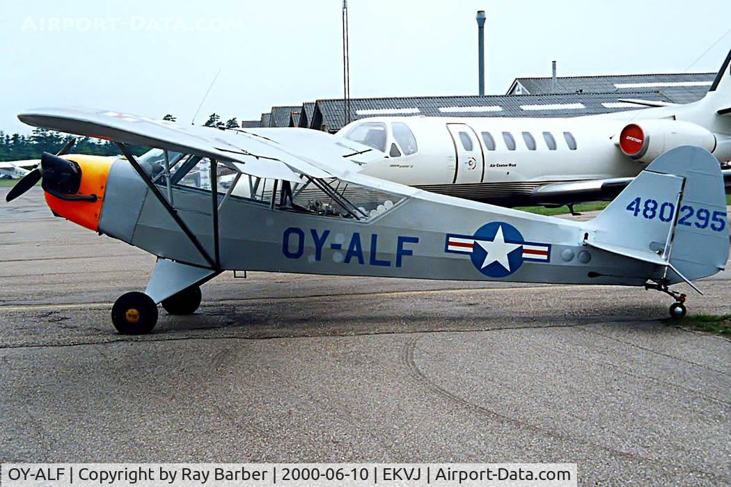 OY-ALF, 1944 Piper J3C-65 Cub Cub C/N 12591, Piper J-3C-65 Cub [12591] Stauning~OY 10/06/2000.
