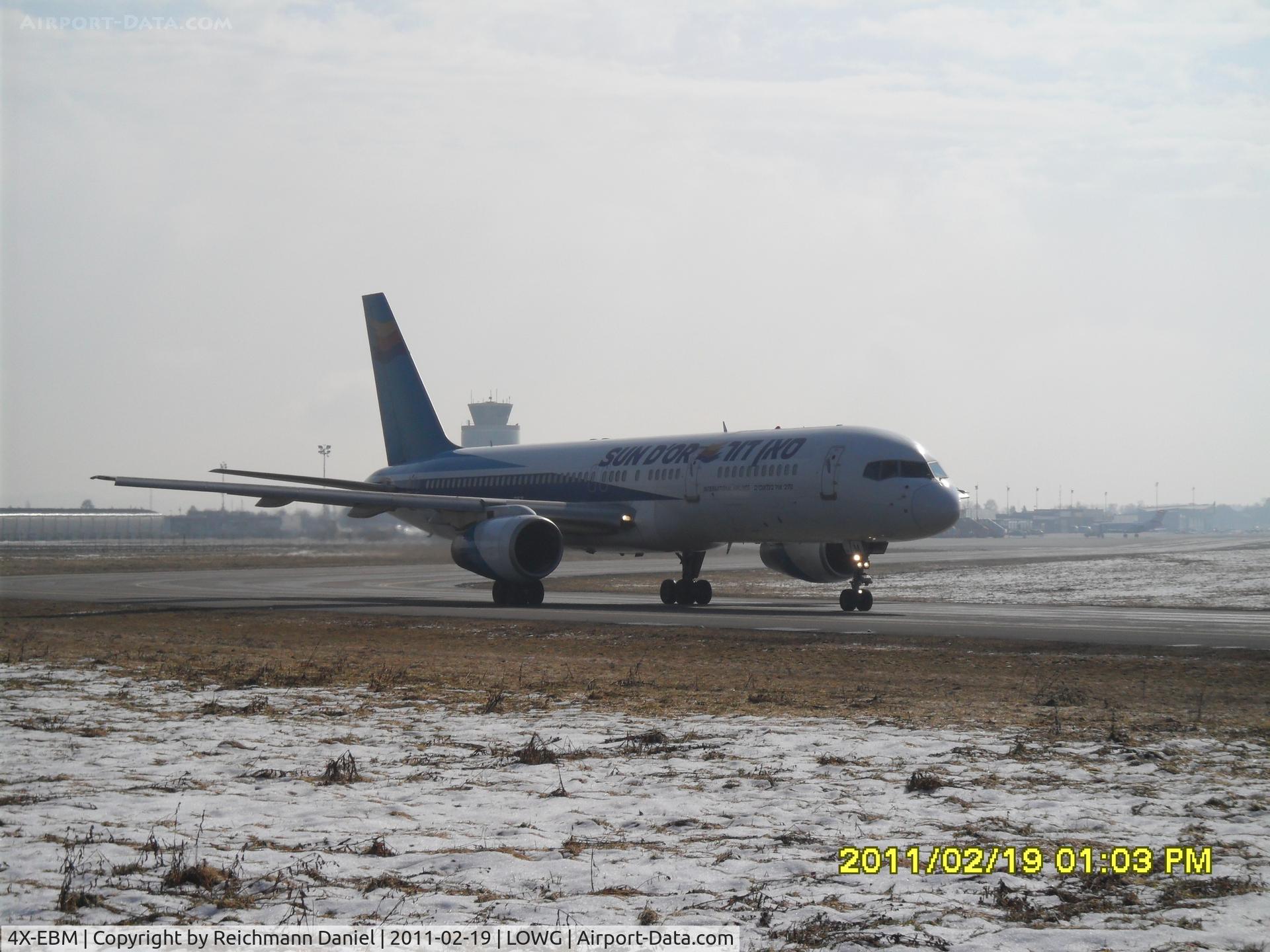 4X-EBM, 1987 Boeing 757-258 C/N 23918, Taxiing to runway for destination Tel Aviv, nice to see this beauty here in Graz!