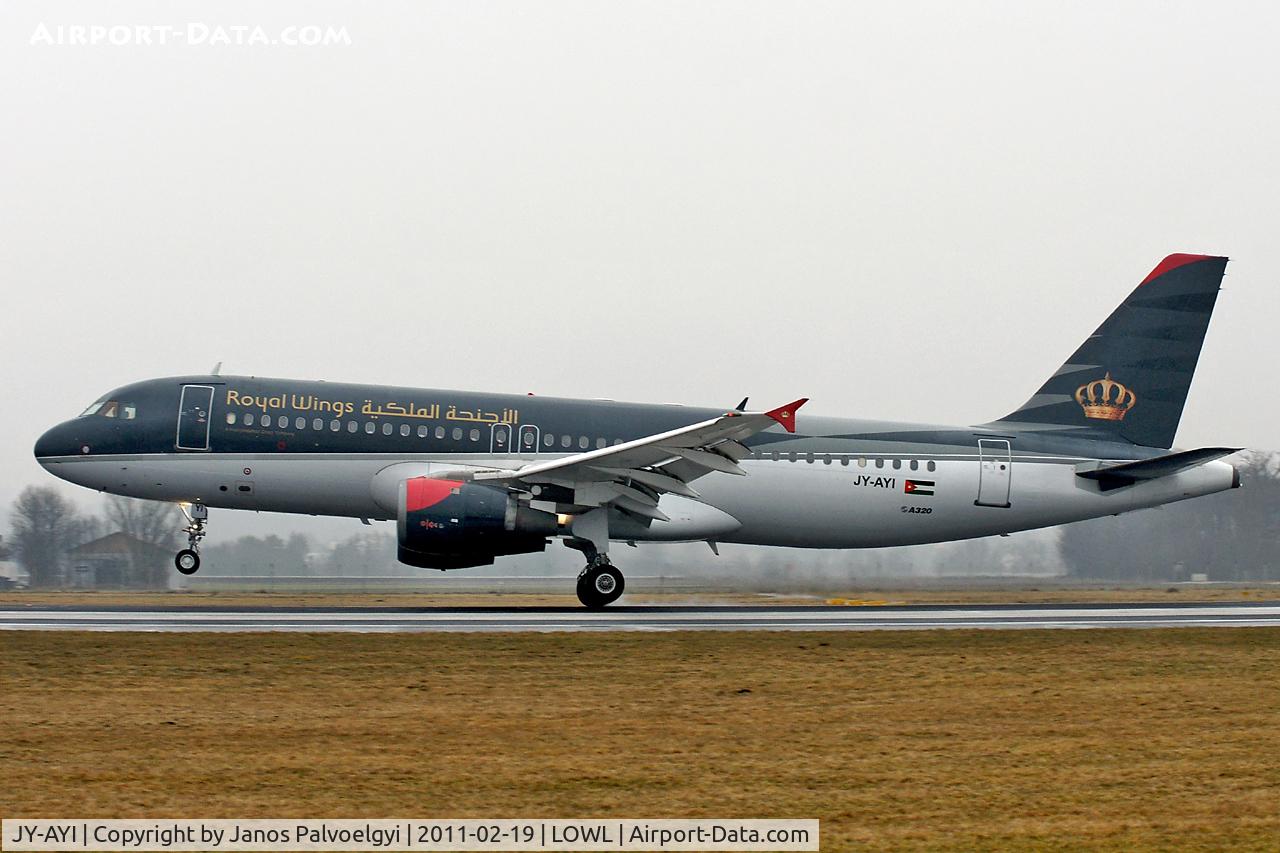 JY-AYI, 1995 Airbus A320-212 C/N 569, Royal Wings Airbus A320-212 landing in LOWL/LNZ