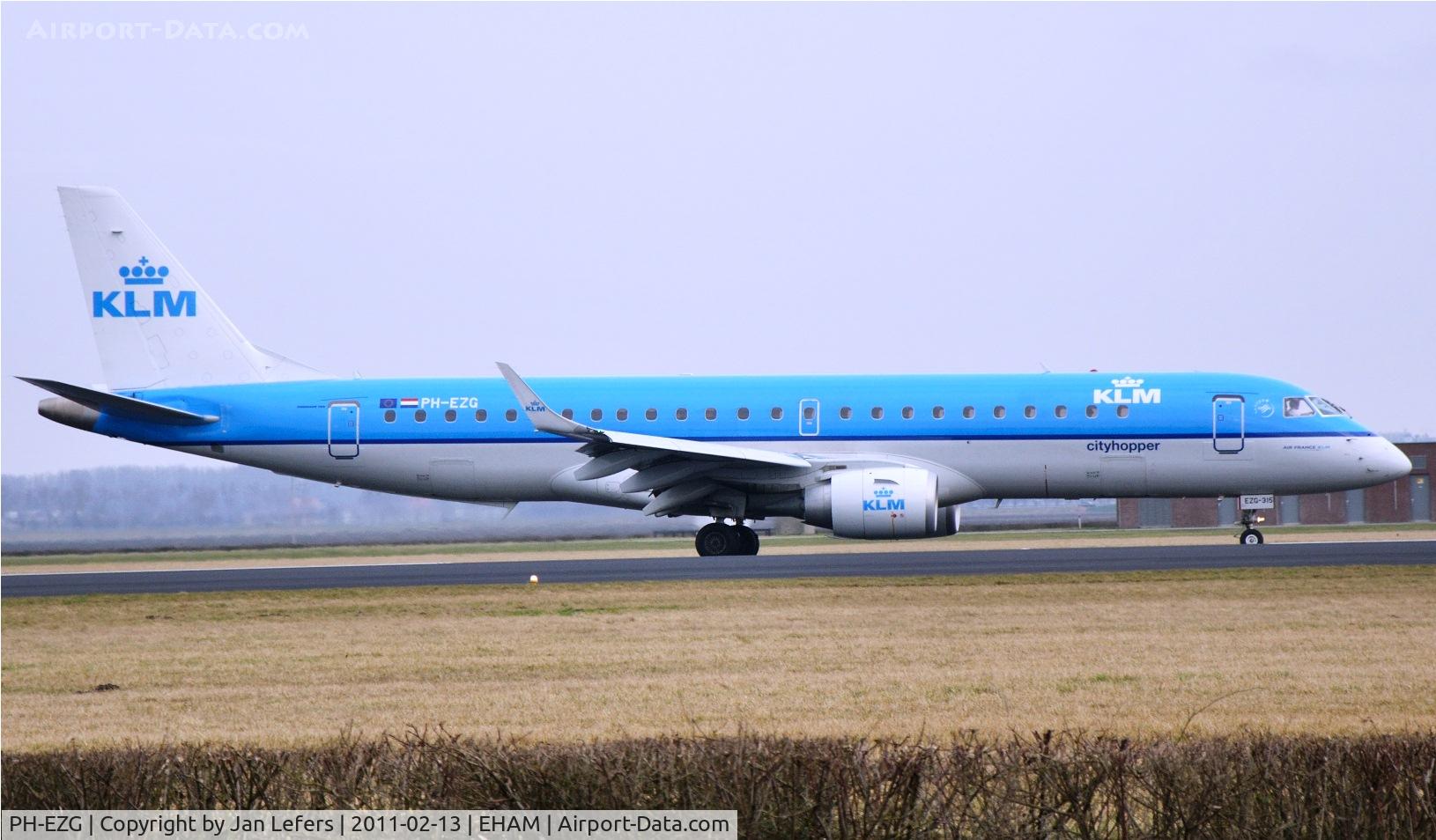 PH-EZG, 2009 Embraer 190LR (ERJ-190-100LR) C/N 19000315, Landing on the Polderbaan