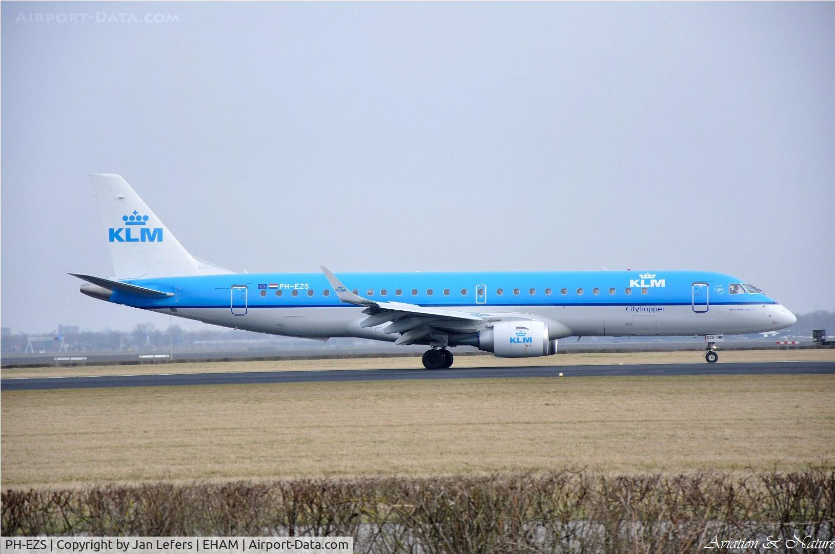PH-EZS, 2010 Embraer 190LR (ERJ-190-100LR) C/N 19000380, Landing on the Polderbaan