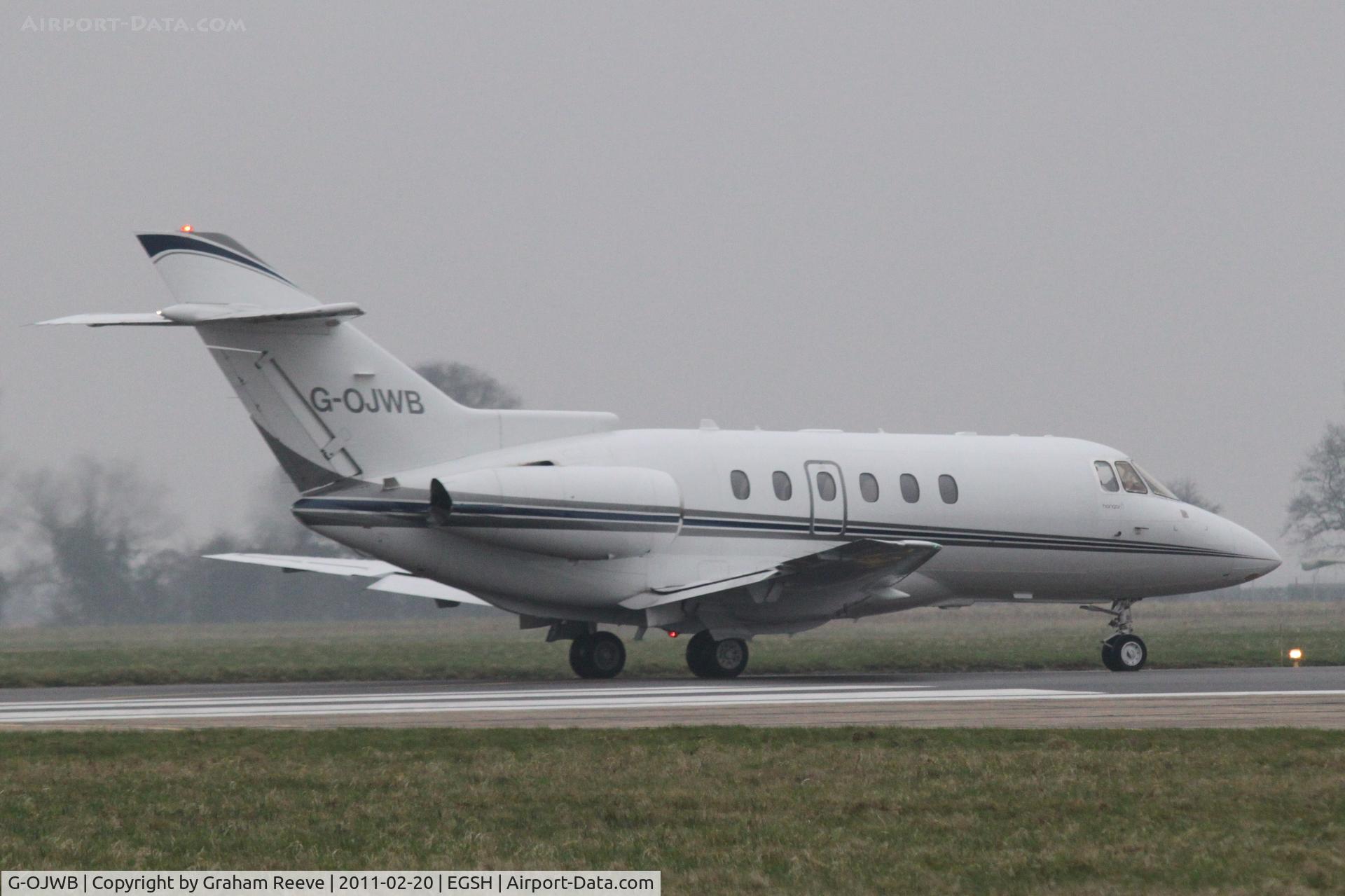 G-OJWB, 2004 Raytheon Hawker 800XP C/N 258674, On the end of the runway and about to depart for Luton.