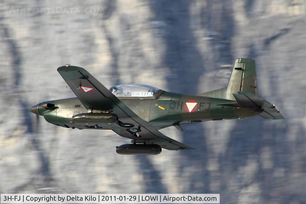3H-FJ, Pilatus PC-7 Turbo Trainer C/N 448, Austrian Air Forces PC 7 arms with 2x 12.7 mm of machine gun M3P Browning in HMP-250 Pods of FN Herstal, 250 shots, total weight per Pod: 116 kg