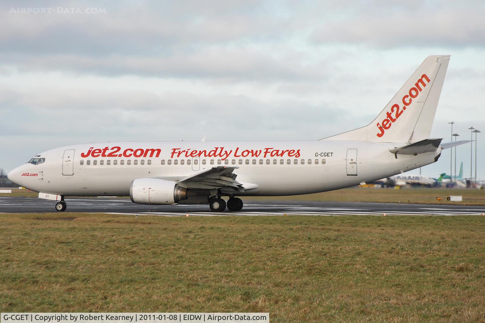 G-CGET, 1995 Boeing 737-33A C/N 27455, Waiting for take-off clearance