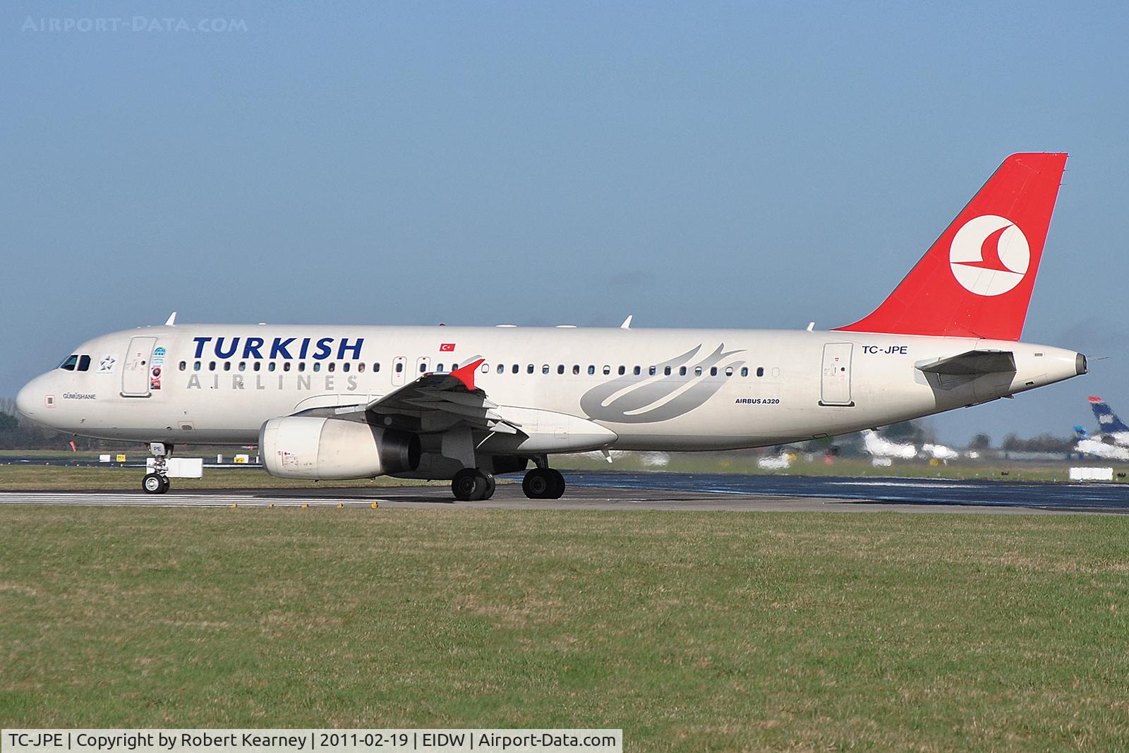 TC-JPE, 2006 Airbus A320-232 C/N 2941, THY rolling on r/w 28