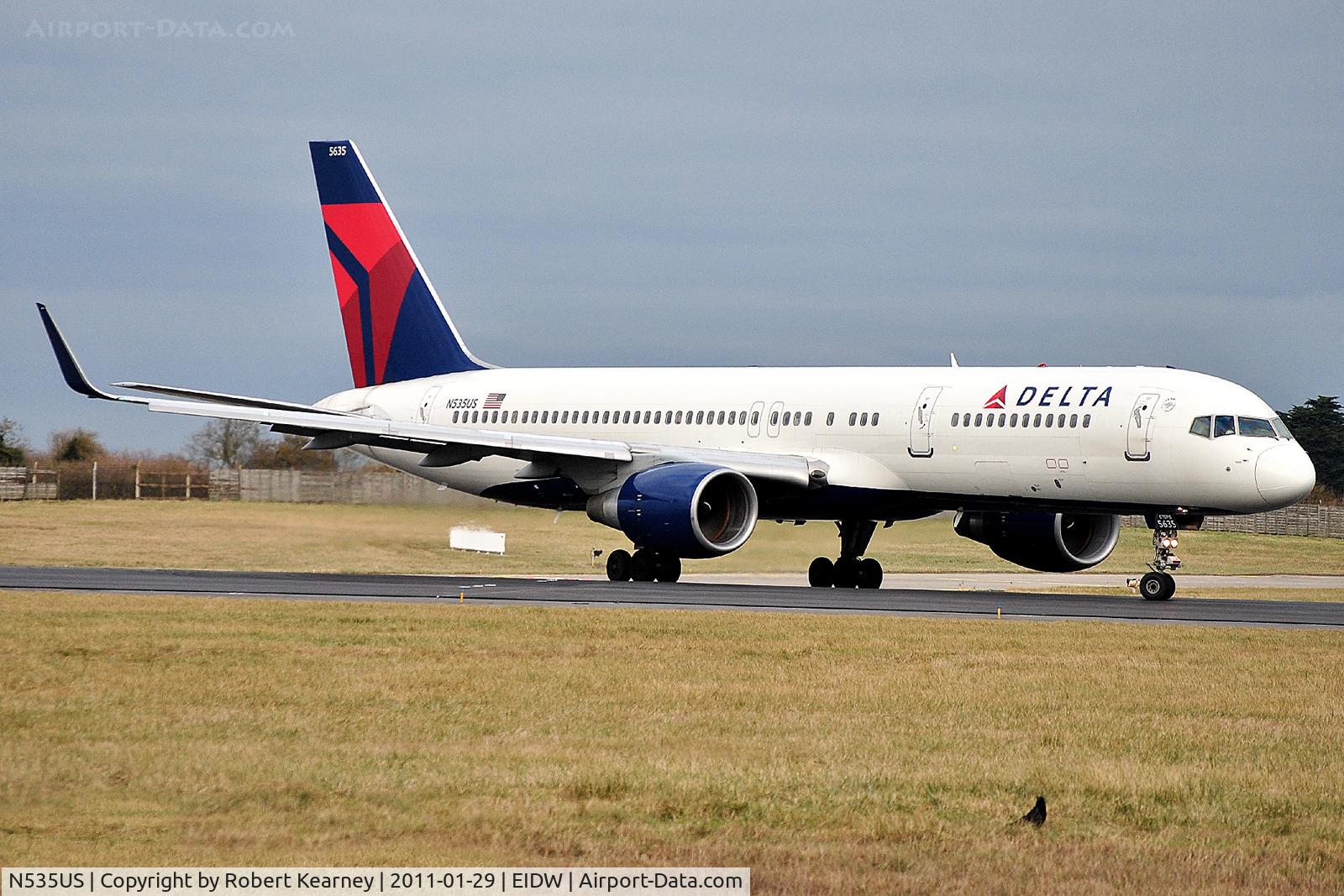 N535US, 1995 Boeing 757-251 C/N 26482, DAL lining up r/w 10