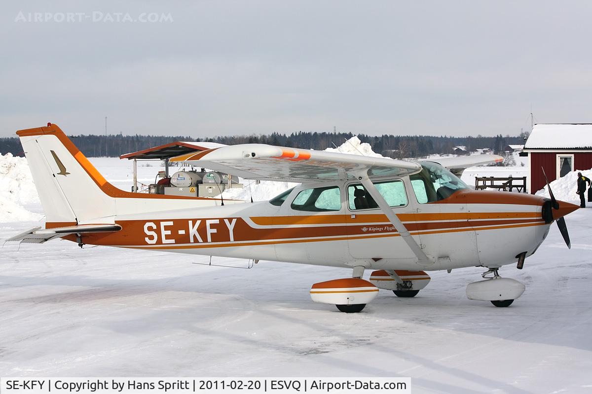 SE-KFY, 1980 Cessna 172N C/N 17273654, Cessna 172N Skyhawk II