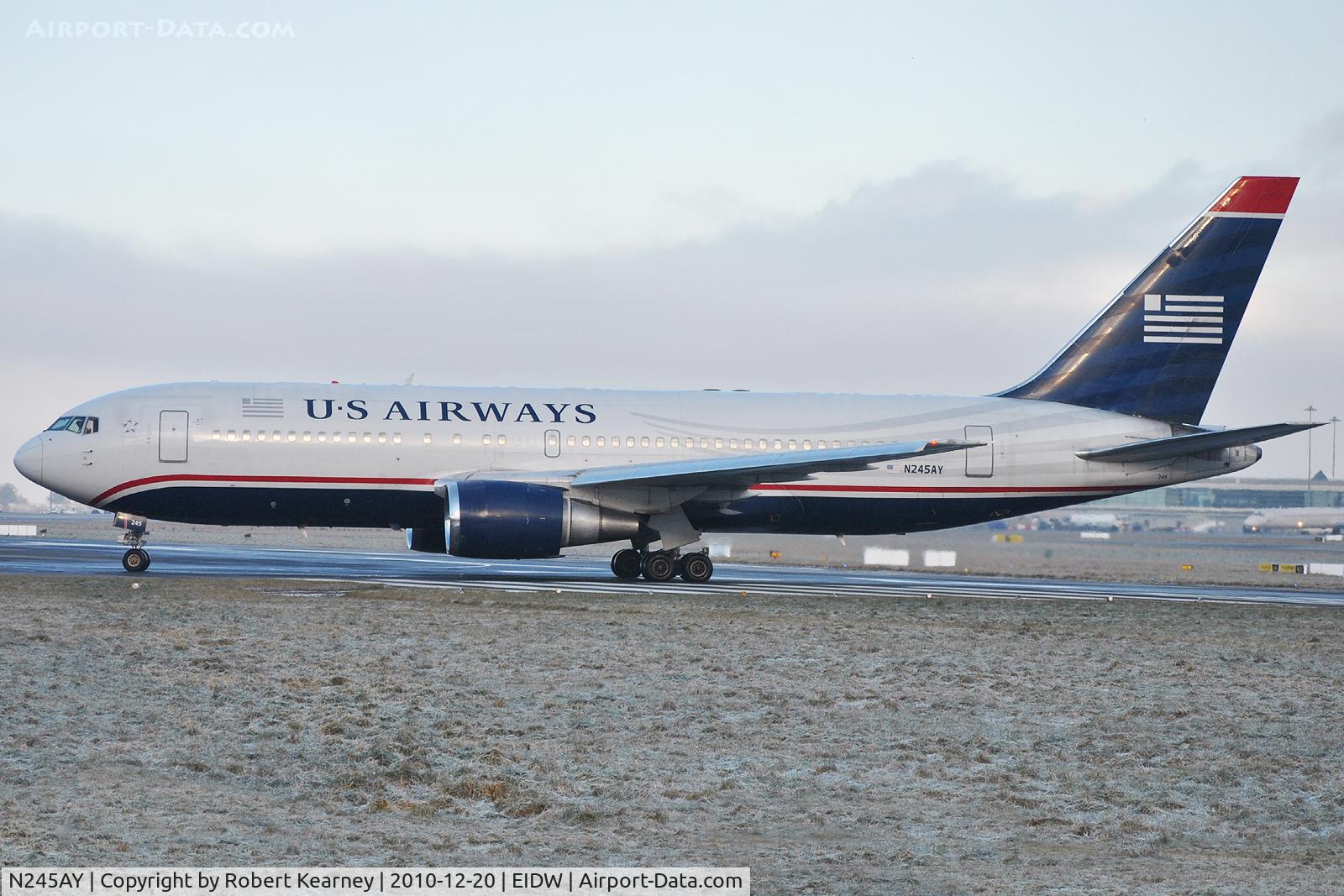 N245AY, 1987 Boeing 767-201 C/N 23897, Lining up r/w 28