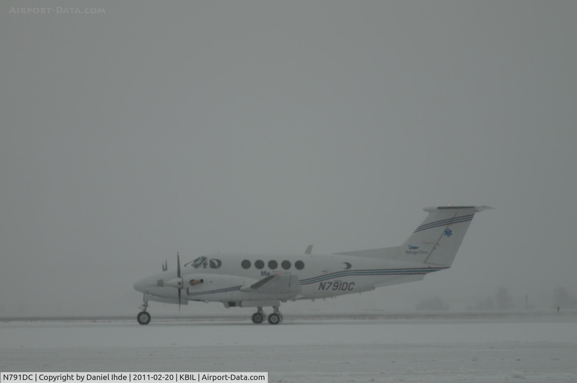 N791DC, 1991 Beech B200 King Air C/N BB-1402, DBC Beech King Air B200 on a snowy day @ Billings Logan