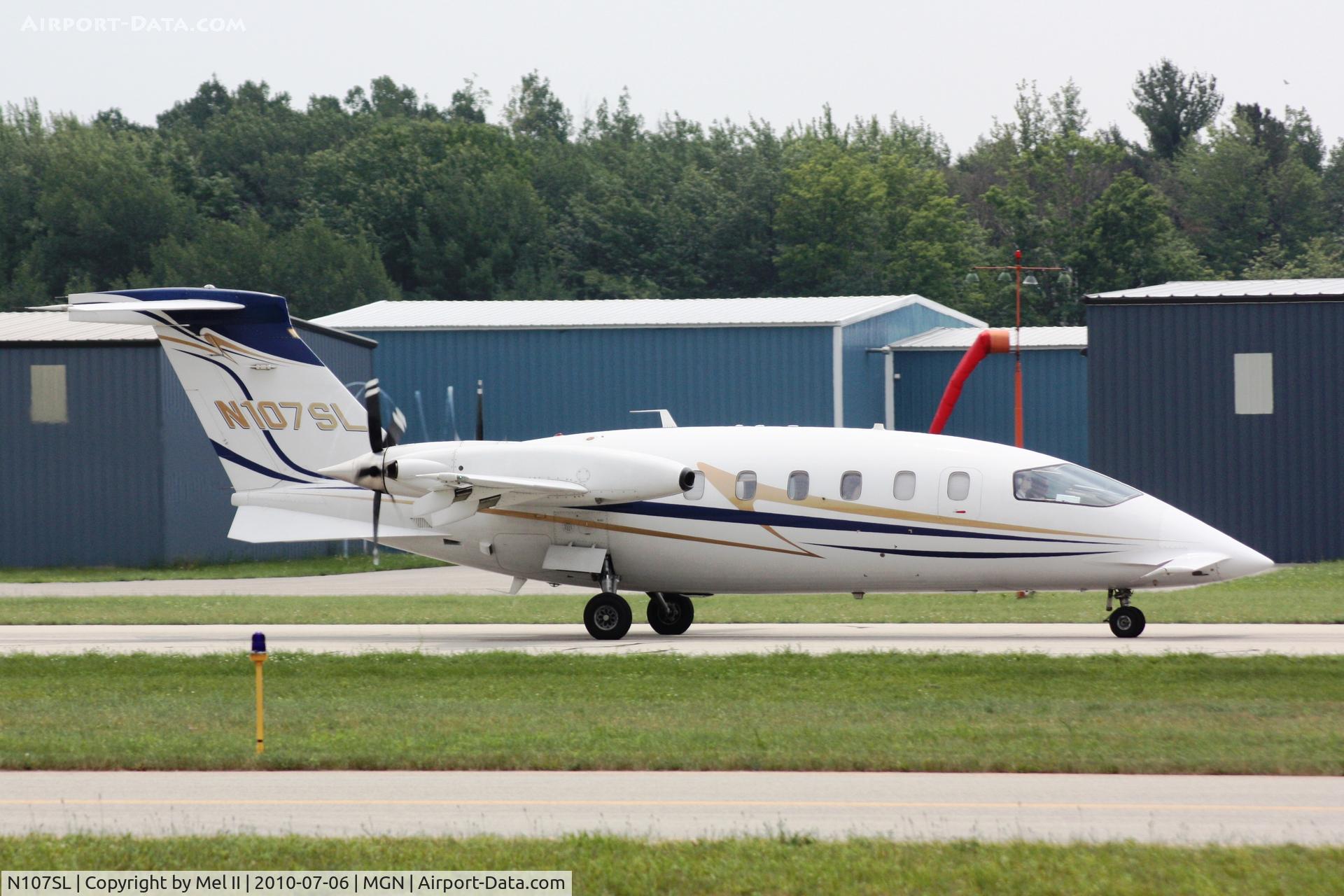 N107SL, 2003 Piaggio P-180 Avanti C/N 1073, VNR107 Departing RWY 28