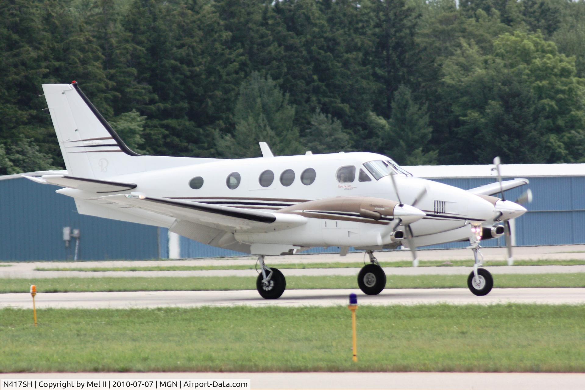 N417SH, Raytheon C90GT King Air C/N LJ-1789, Landing RWY 28