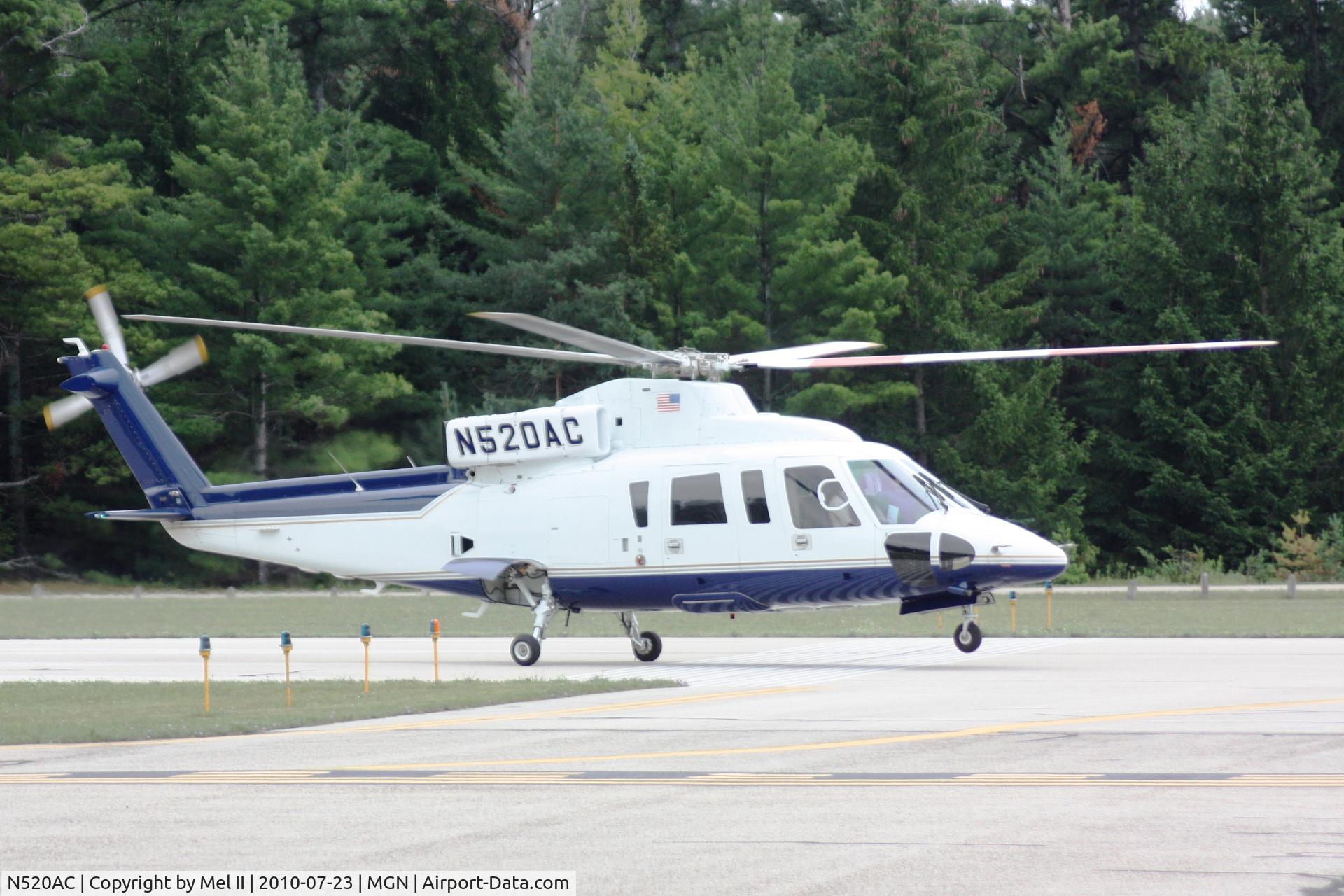 N520AC, 1991 Sikorsky S-76B C/N 760380, Landing RWY 28