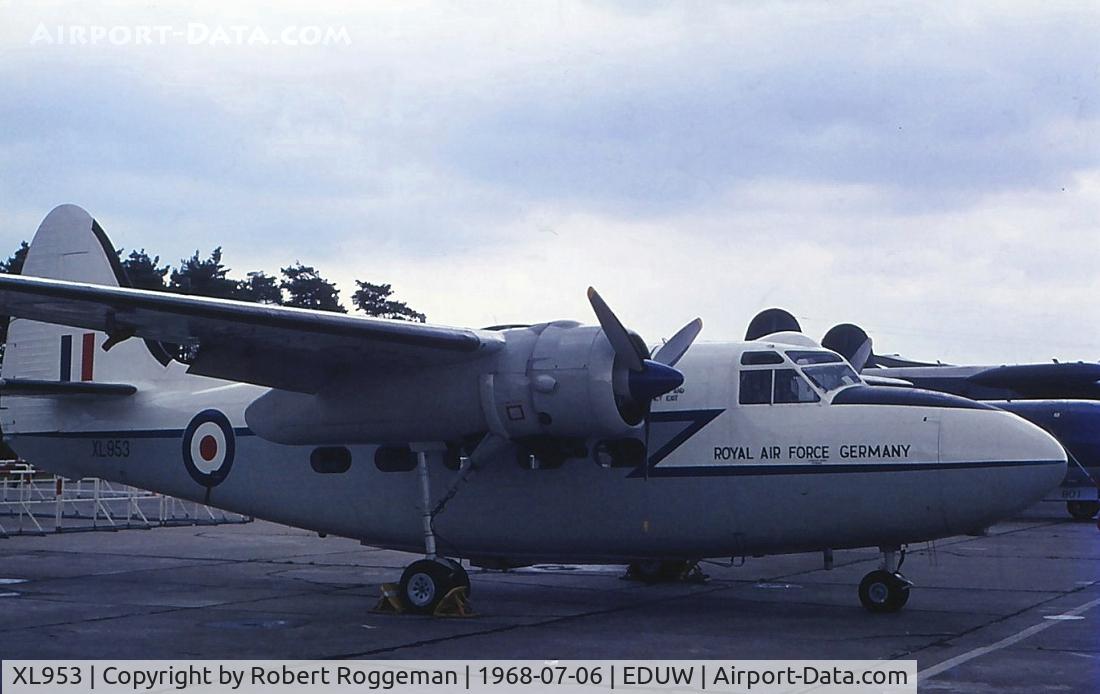 XL953, Hunting Percival P-66 Pembroke C1 C/N PAC/66/98, Open day RAFG.
