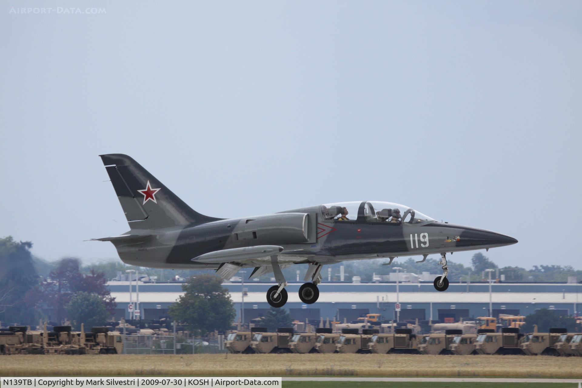 N139TB, 1984 Aero L-39 Albatros C/N 432919, AirVenture 2009