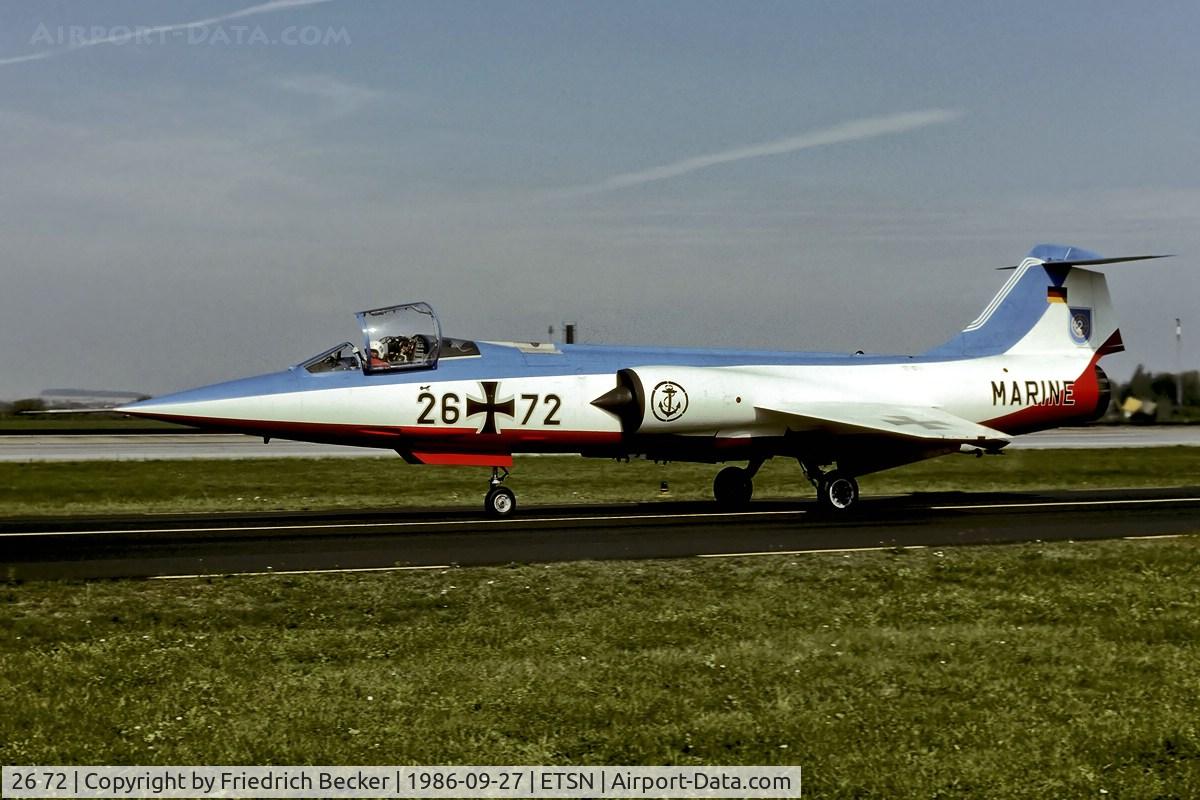 26 72, Lockheed F-104G Starfighter C/N 683-7418, one Viking is taxying to the active