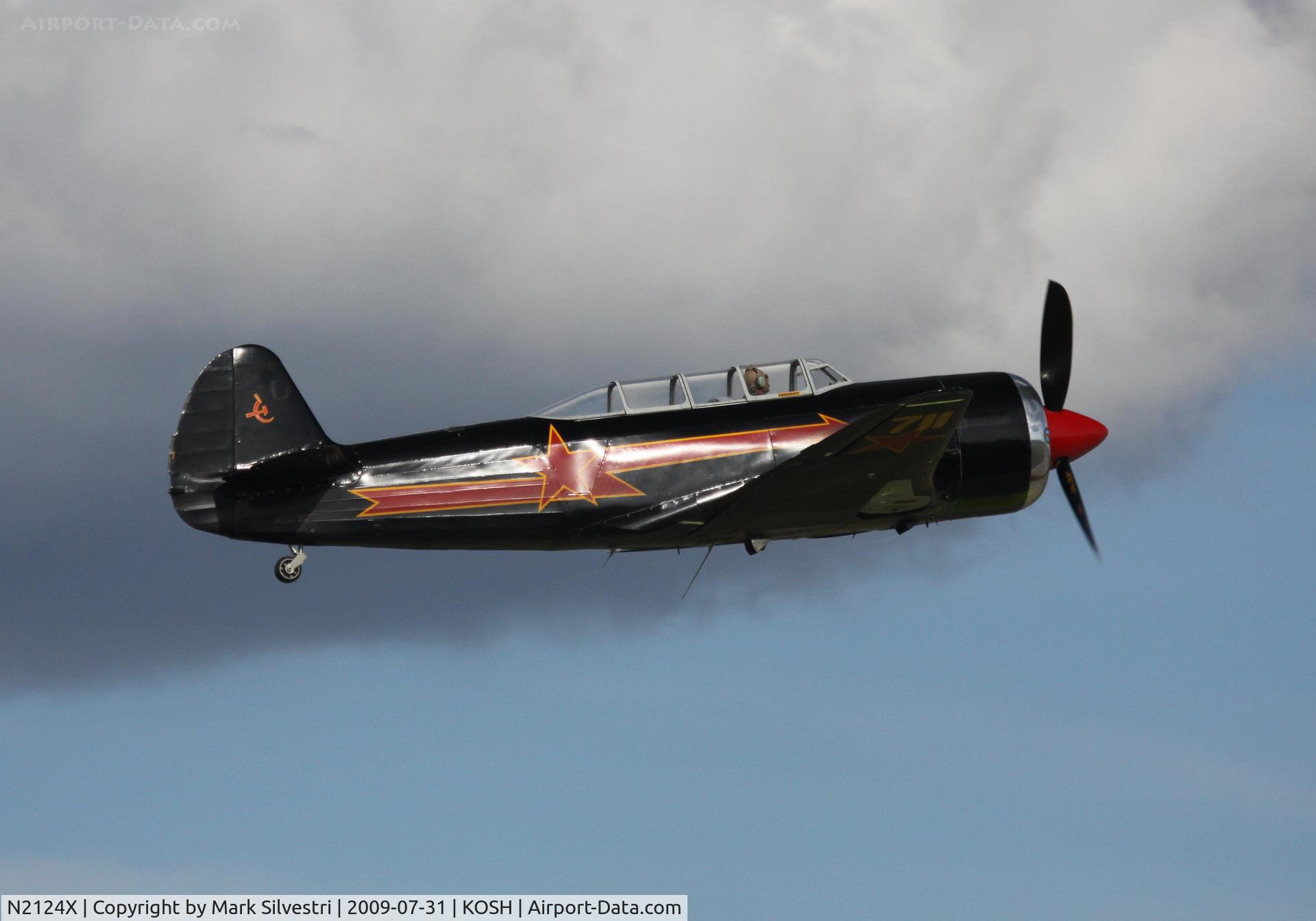 N2124X, 1952 Yakovlev Yak-11 C/N 102146, AirVenture 2009