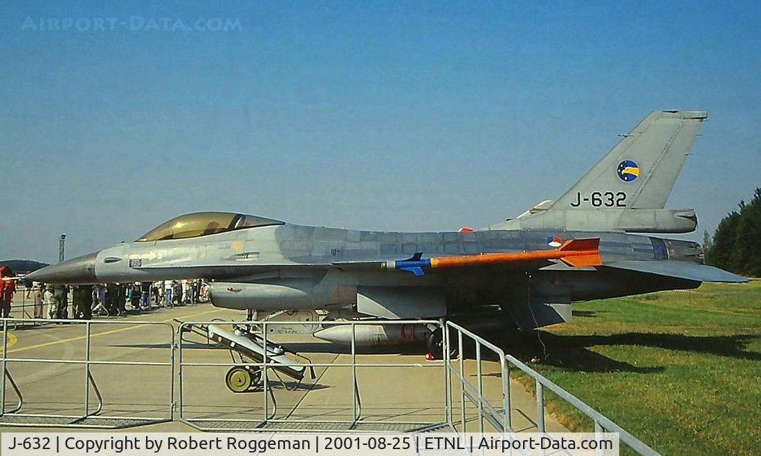 J-632, General Dynamics F-16A Fighting Falcon C/N 6D-64, Open day at Rostock-Laage.