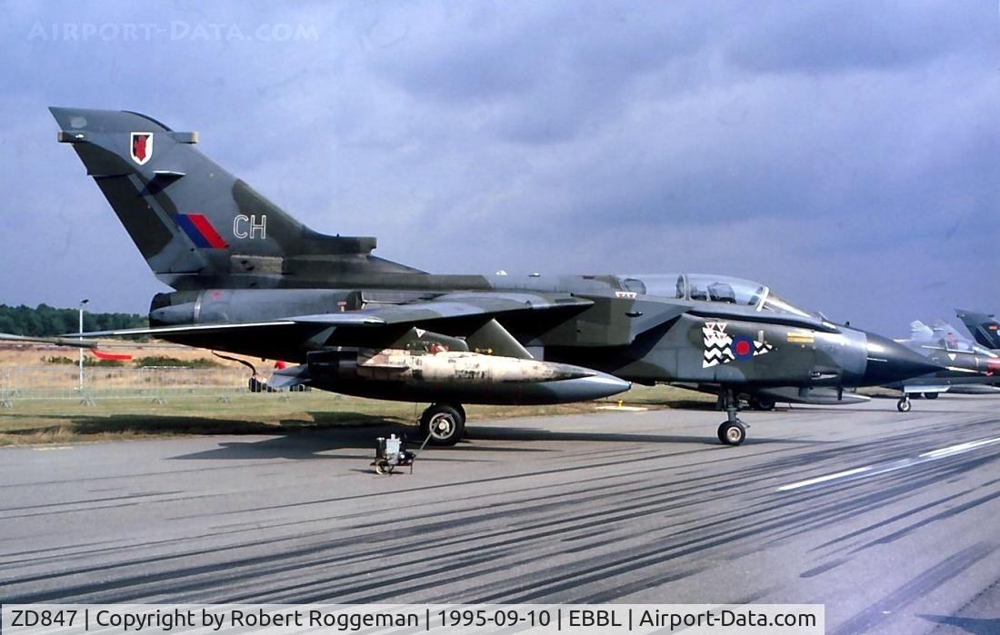 ZD847, 1985 Panavia Tornado GR.1 C/N 437/BS145/3199, 17 Sqd RAF.