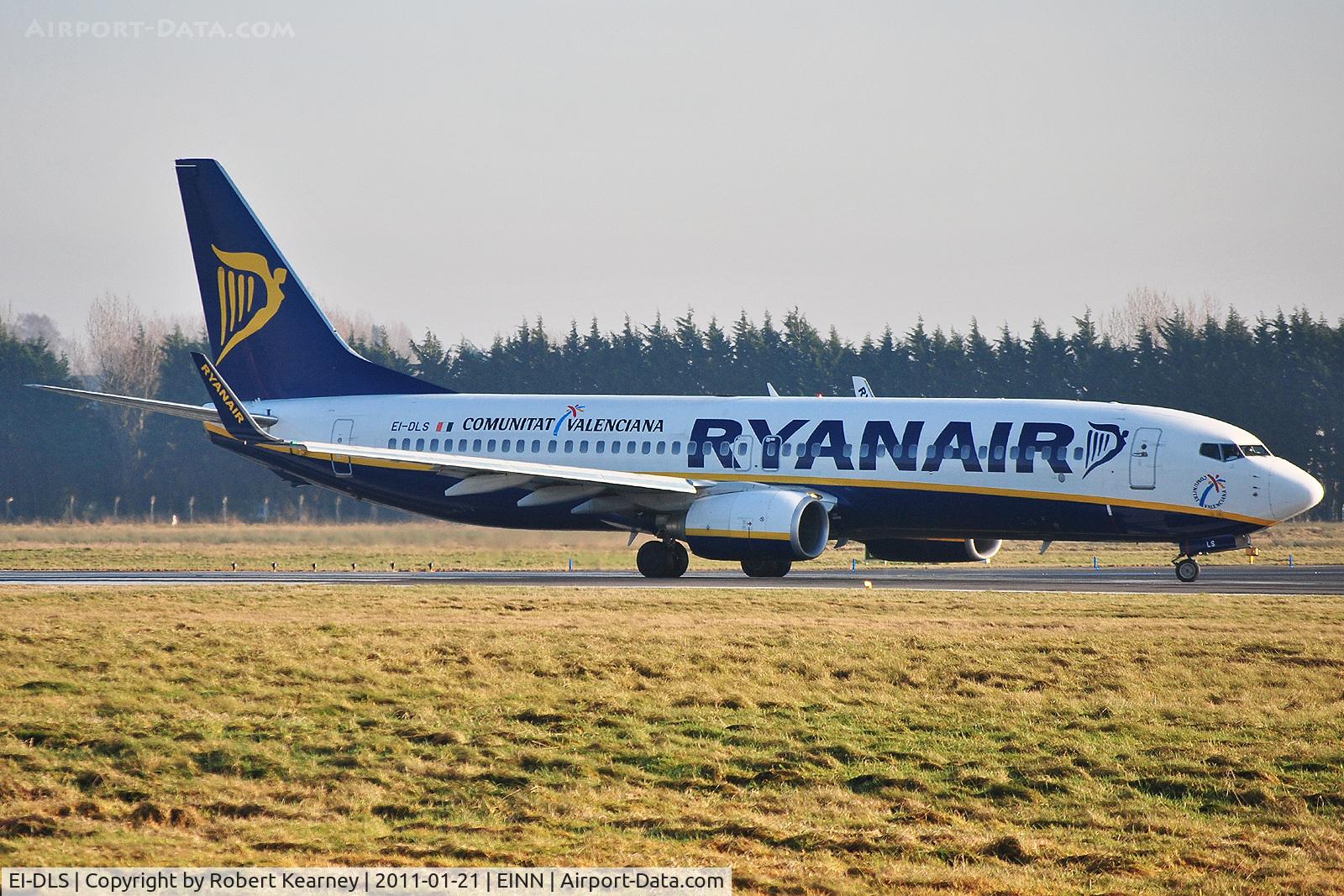 EI-DLS, 2006 Boeing 737-8AS C/N 33621, Lining up for take-off