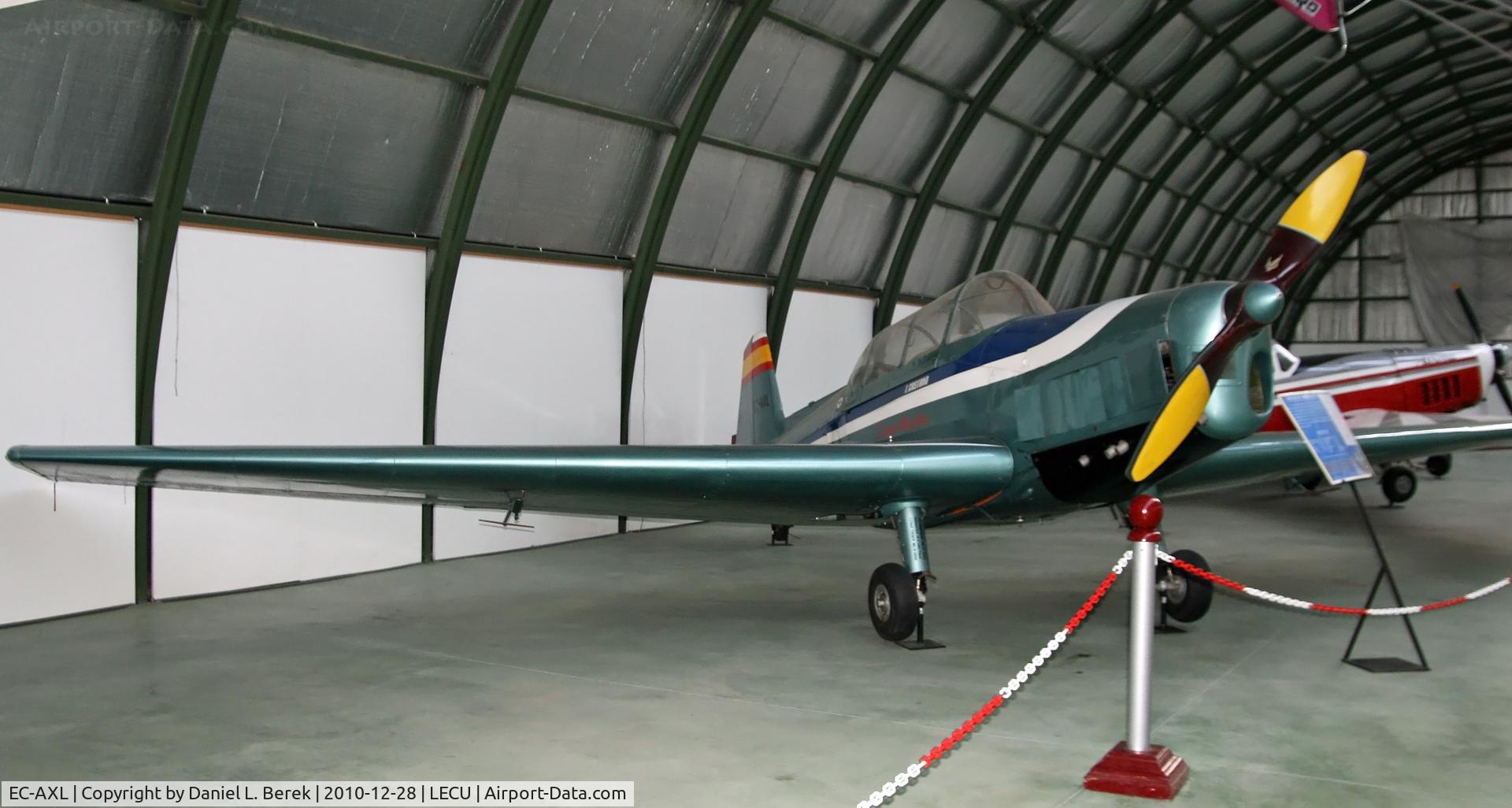 EC-AXL, Zlin Z-326 Trener Master C/N 899, This is one of two such aircraft at the Museo del Aire in Madrid, the other one currently undergoing a rebuild.